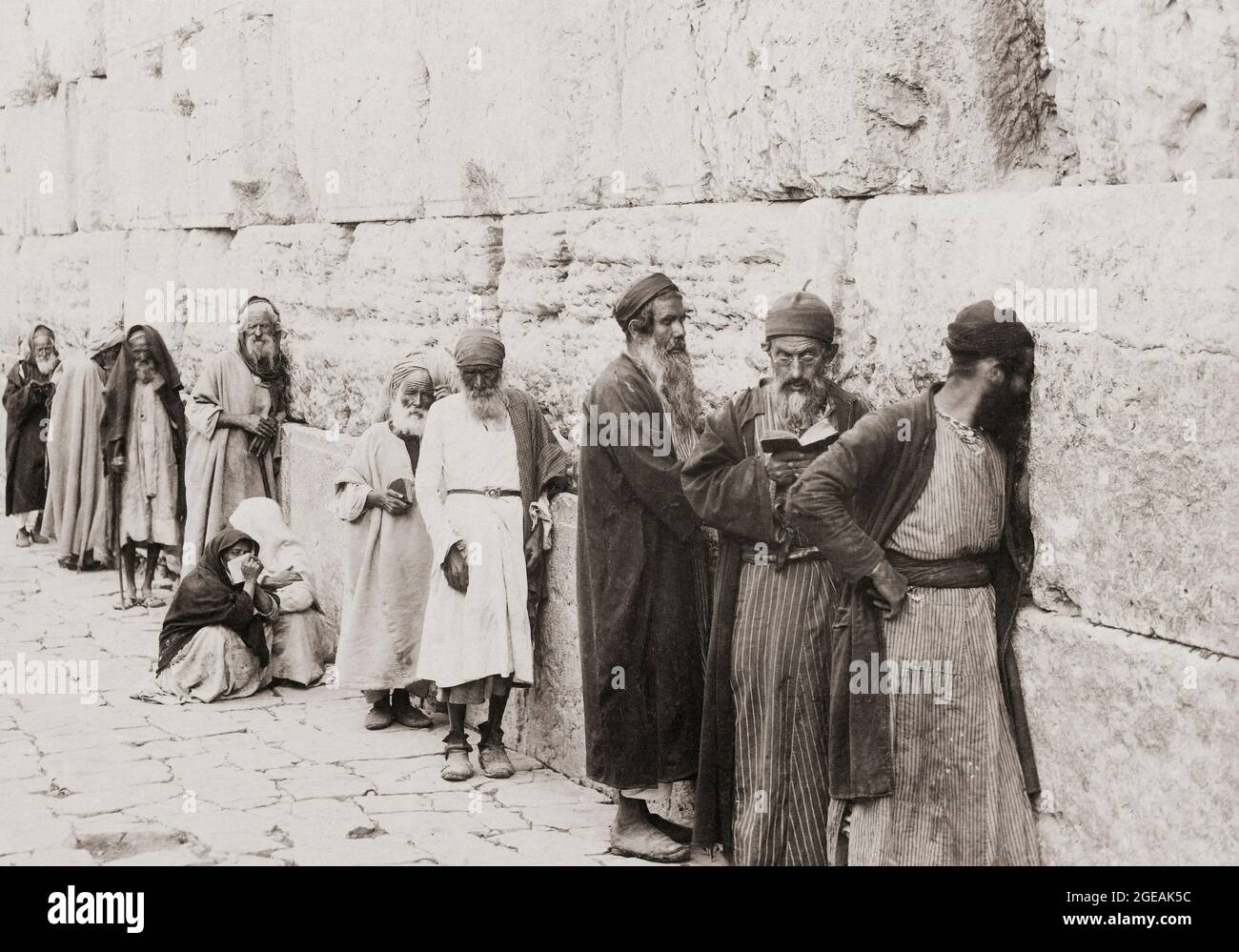 Gläubige an der Klagemauer, Jerusalem, Palästina im späten 19. Jahrhundert. Stockfoto