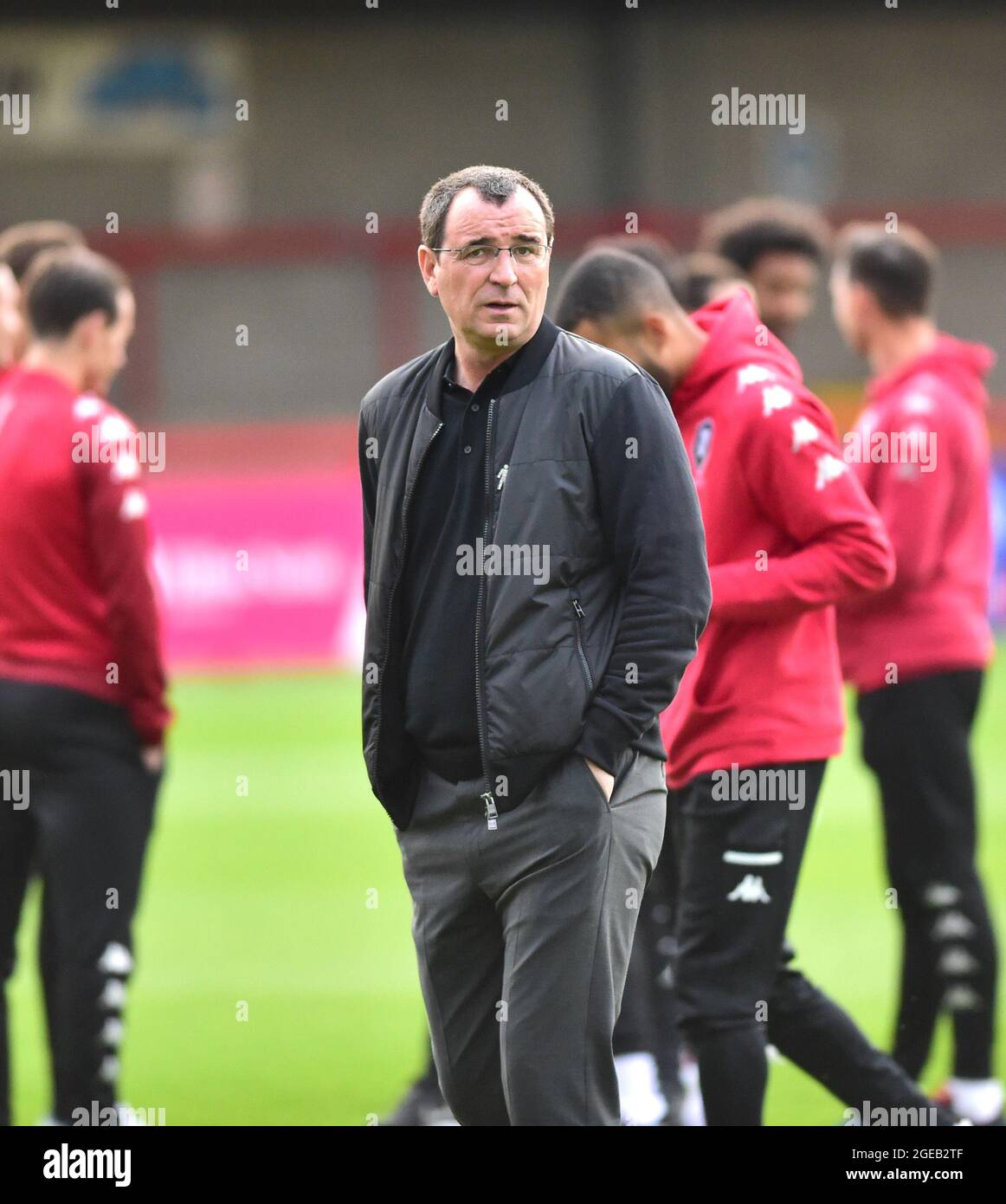 Gary Bowyer, Manager von Salford City, vor dem zweiten Spiel der Sky Bet League zwischen Crawley Town und Salford City im People's Pension Stadium, Crawley, Großbritannien - 17. August 2021 - nur für redaktionelle Verwendung. Keine Verkaufsförderung. Für Football-Bilder gelten Einschränkungen für FA und Premier League. Keine Nutzung des Internets/Handys ohne FAPL-Lizenz - für Details wenden Sie sich an Football Dataco Stockfoto