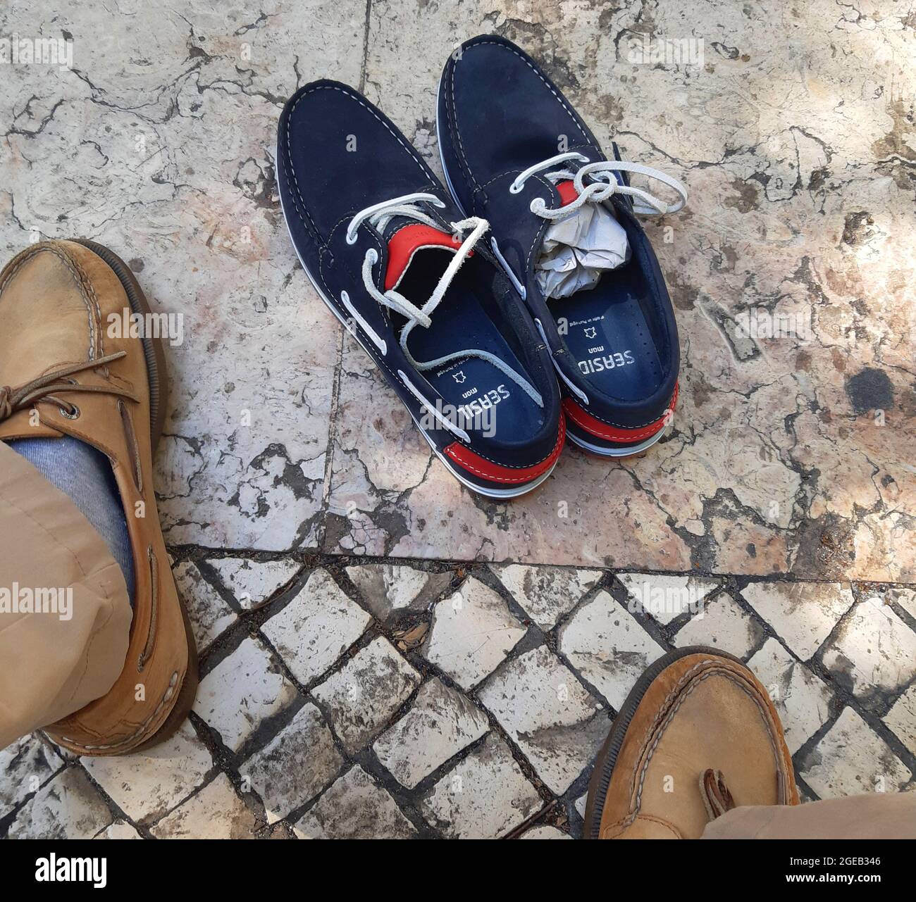 Blaue Schuhe Stockfotos und -bilder Kaufen - Alamy