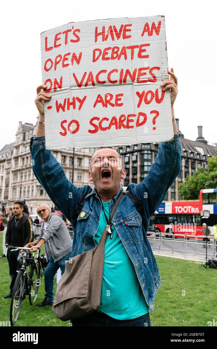 London, Großbritannien. 18. August 2021. Anti-Impfprotest vor dem Parlament Stockfoto