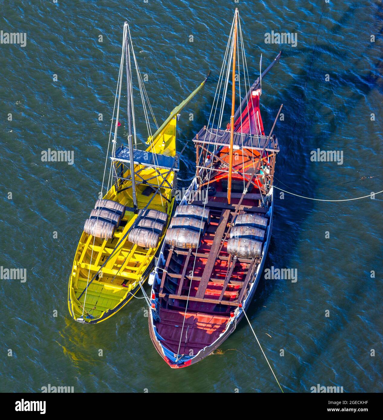 Spezielle Boote für den Transport von Wein entlang des Flusses Duero. Stockfoto