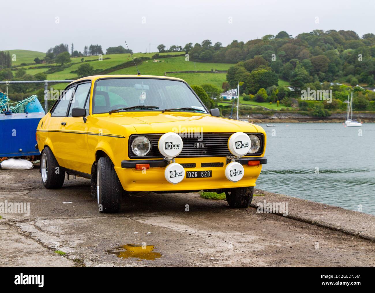 Ford Escort RS2000 Motorwagen gelb lackiert Stockfoto