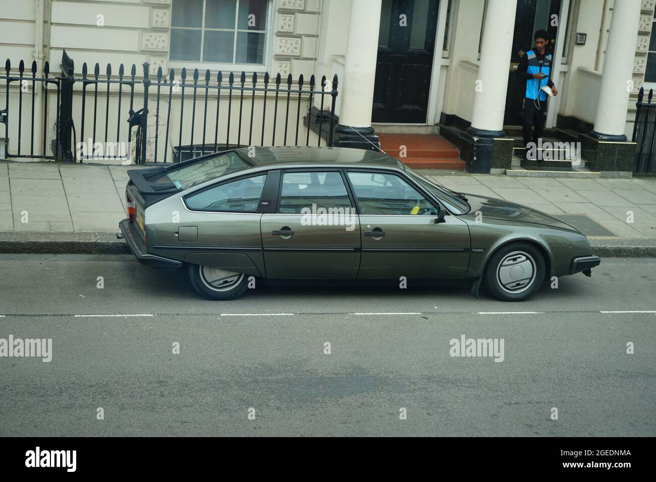 Eine alte Citroen CX, die in einer Londoner Straße geparkt ist Stockfoto
