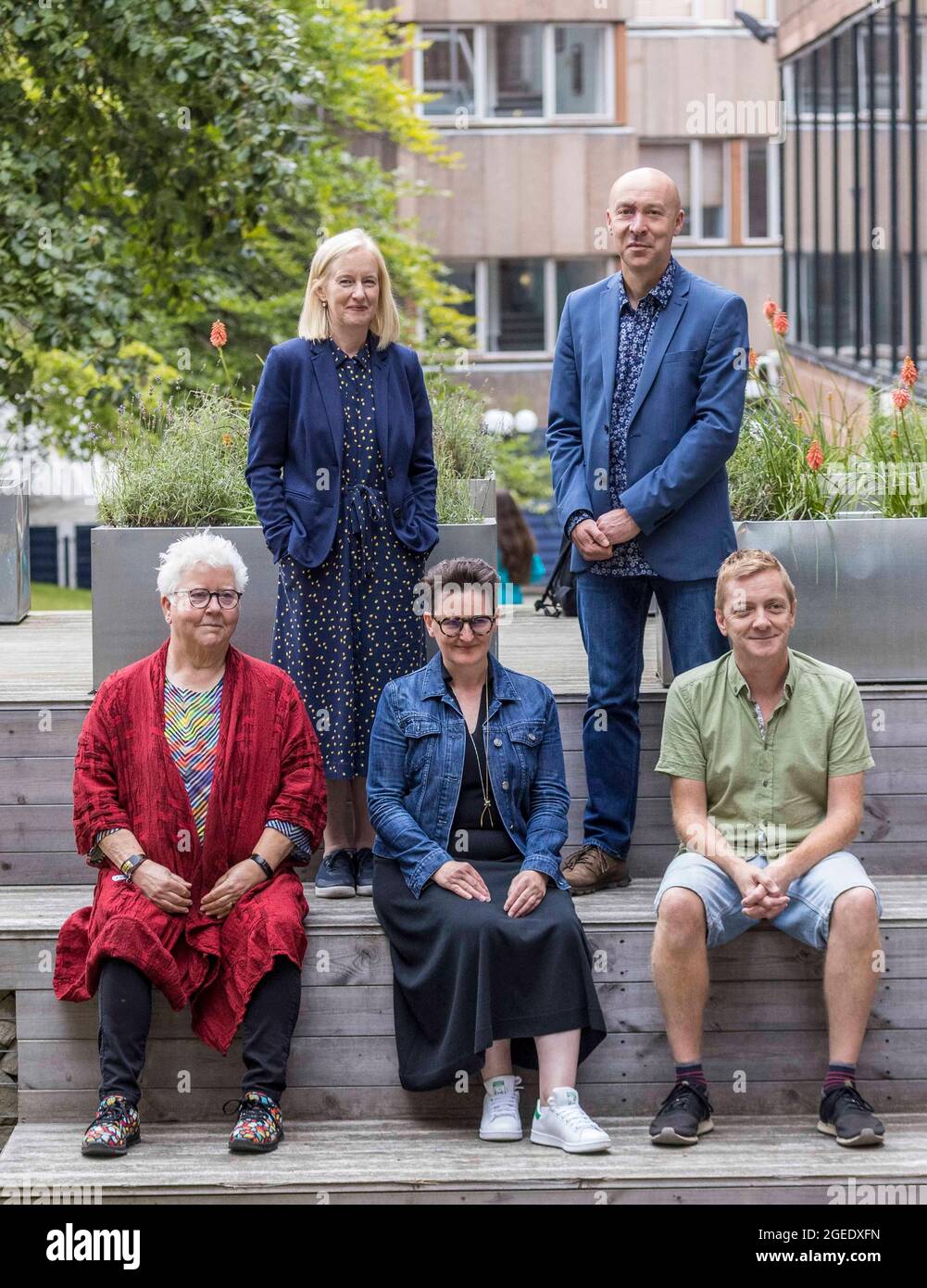 Edinburgh, Großbritannien. 19. August 2021 Im Bild: Ambrose Parry (Marissa Haetzman und Chris Brookmyre), Val McDermid, Mary Paulson Ellis und Doug Johnstone treten alle beim Edinburgh International Book Festival auf, das am Edinburgh College of Art stattfindet.Alle vier Autoren haben in der Zeit des Book Festivals einen neuen Krimi veröffentlicht. Kredit: Rich Dyson/Alamy Live Nachrichten Stockfoto