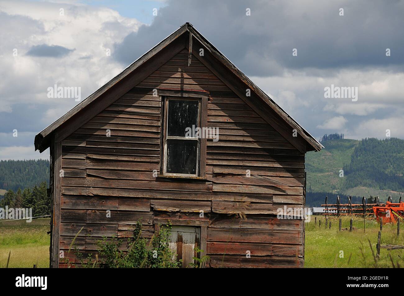 southwick/Nez Perce County/Idaho/USA. 23.Juni 2018.-Alte Scheunen und Autos und Picknicks als Müll oder Kunst oder alte Geschichte der Vereinigten Staaten von Amerika. Und alte Lebensweise Southwick Nez Perce County nördlichen Idaho. (Foto.Francis Dean / Deanpictures. Stockfoto