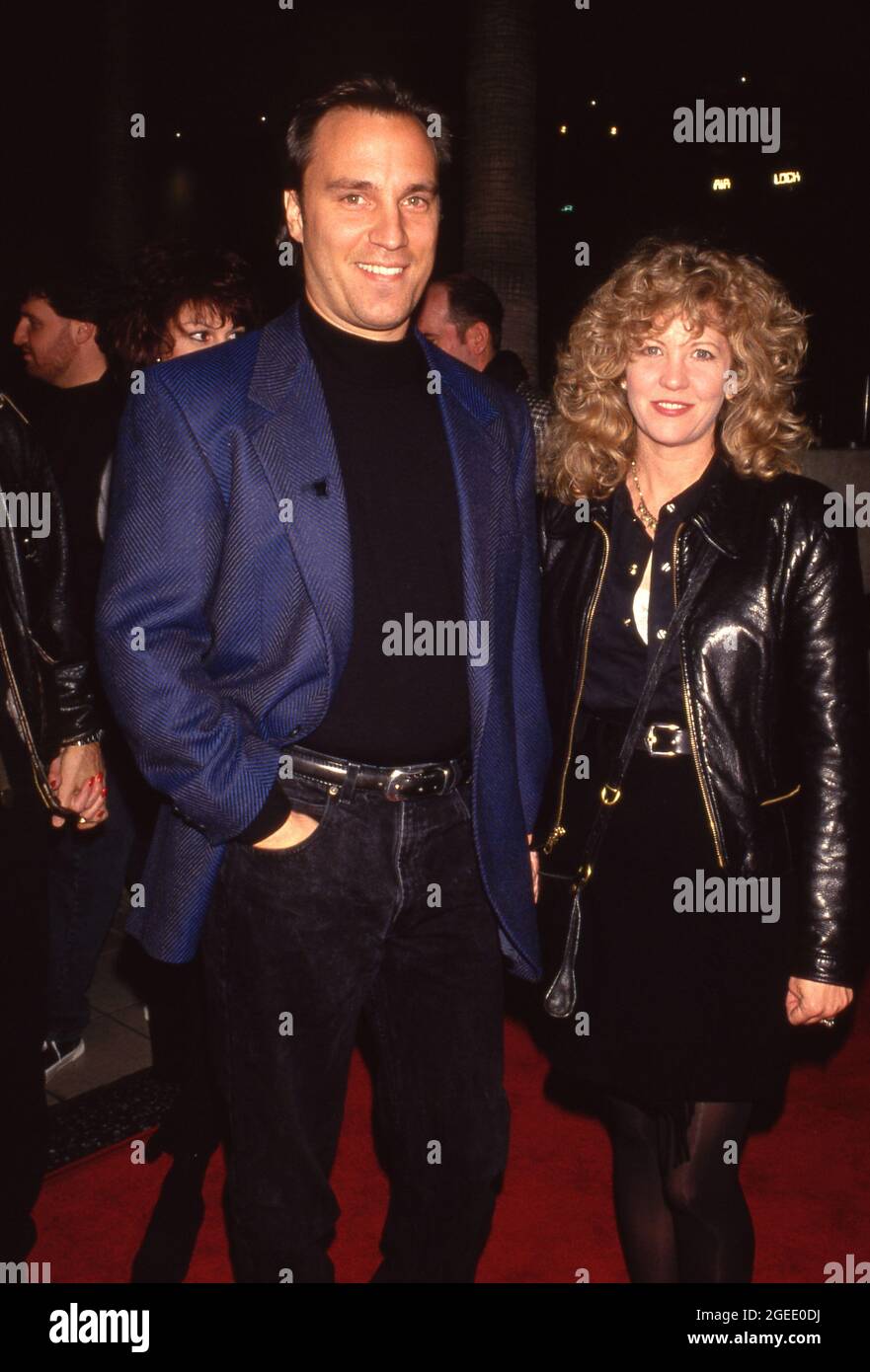 HOLLYWOOD - 1. DEZEMBER: Die Schauspielerin Nancy Allen und ihr Ehemann Comedian Craig Shoemaker nehmen an der Vorführung des HBO-Originalfilmer „Attack of the 50 Ft. Woman' am 1. Dezember 1993 im Hollywood Galaxy Theater in Hollywood, Kalifornien. Quelle: Ralph Dominguez/MediaPunch Stockfoto