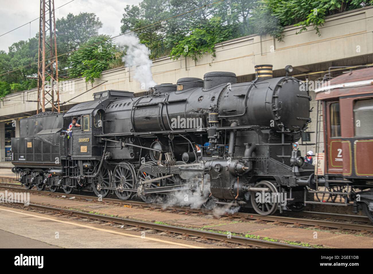 A híres 424 009 es gőzmozdony érkezet vissza a Nyugati pályaudvarra nosztalgia útjáról 2021.06.12 Stockfoto