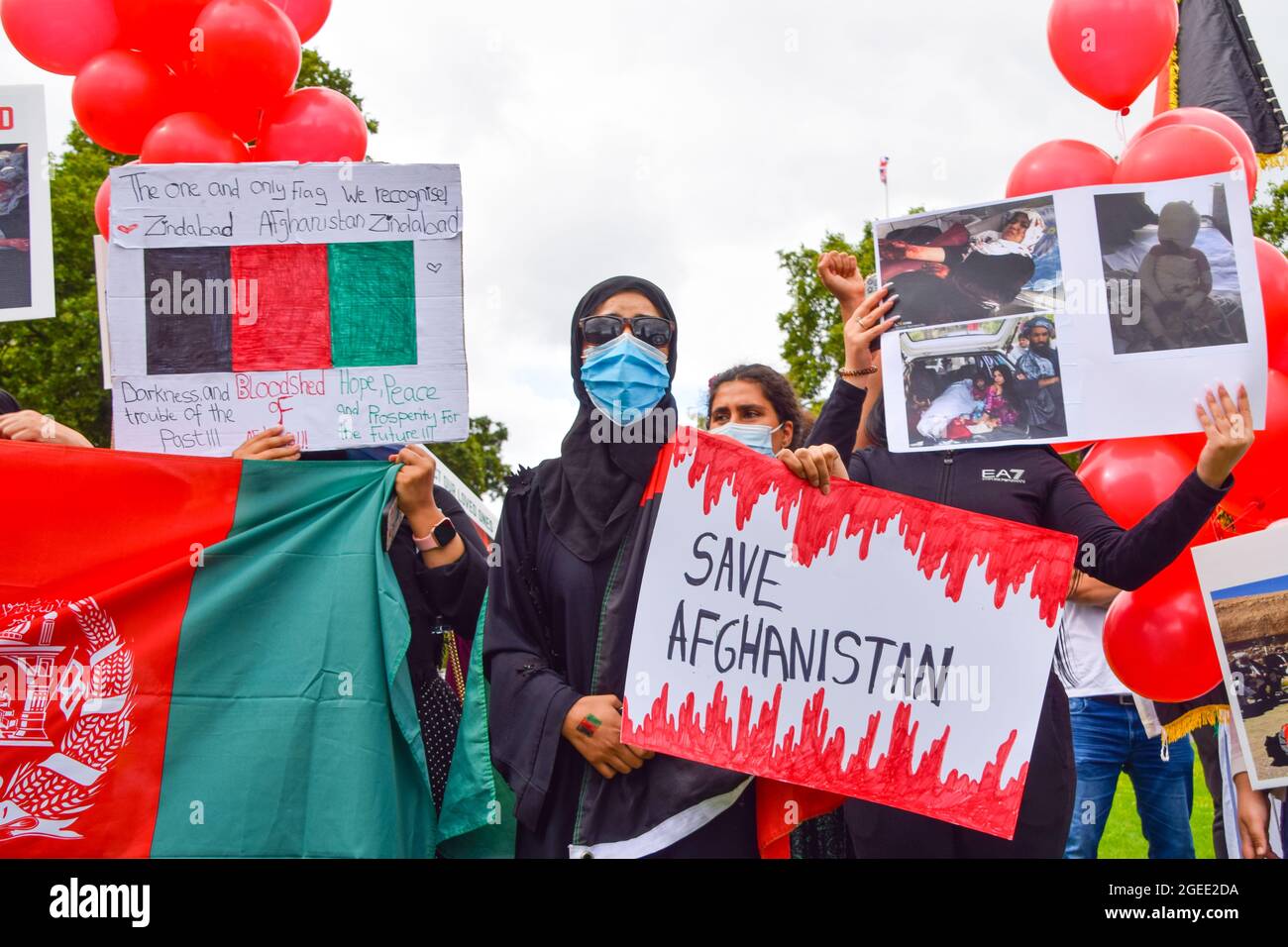 London, Großbritannien. August 2021. Demonstranten versammelten sich auf dem Parliament Square, um gegen die Taliban zu protestieren, deren Truppen Afghanistan übernommen haben, als die britische Regierung über die Krise debattierte. Die Demonstranten, von denen einige ehemalige Übersetzer für die britische Armee sind, forderten auch die britische Regierung auf, die Bürger Afghanistans zu schützen. Stockfoto