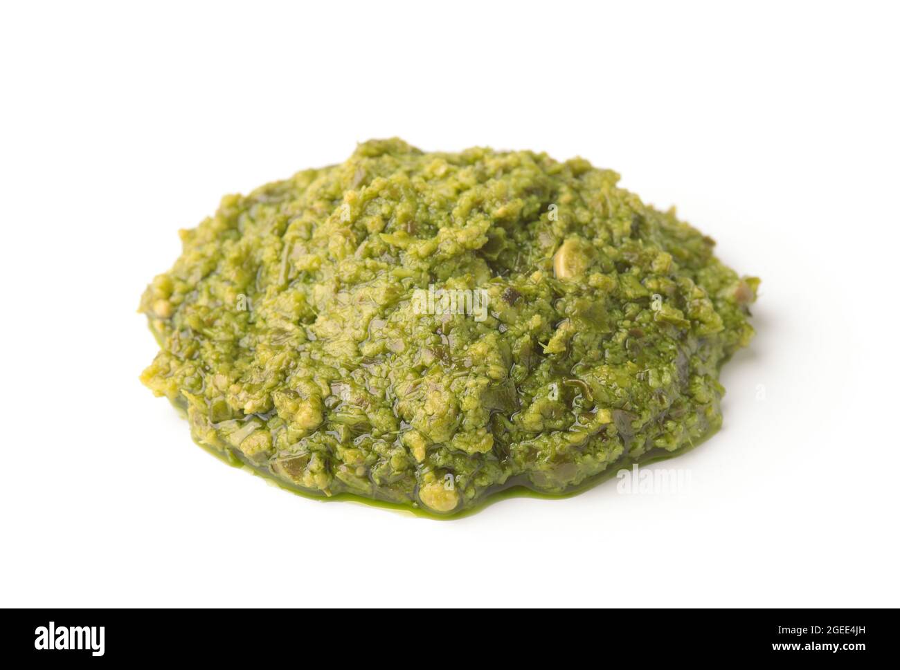 Bio-Pesto-Sauce isoliert auf weiß Stockfoto