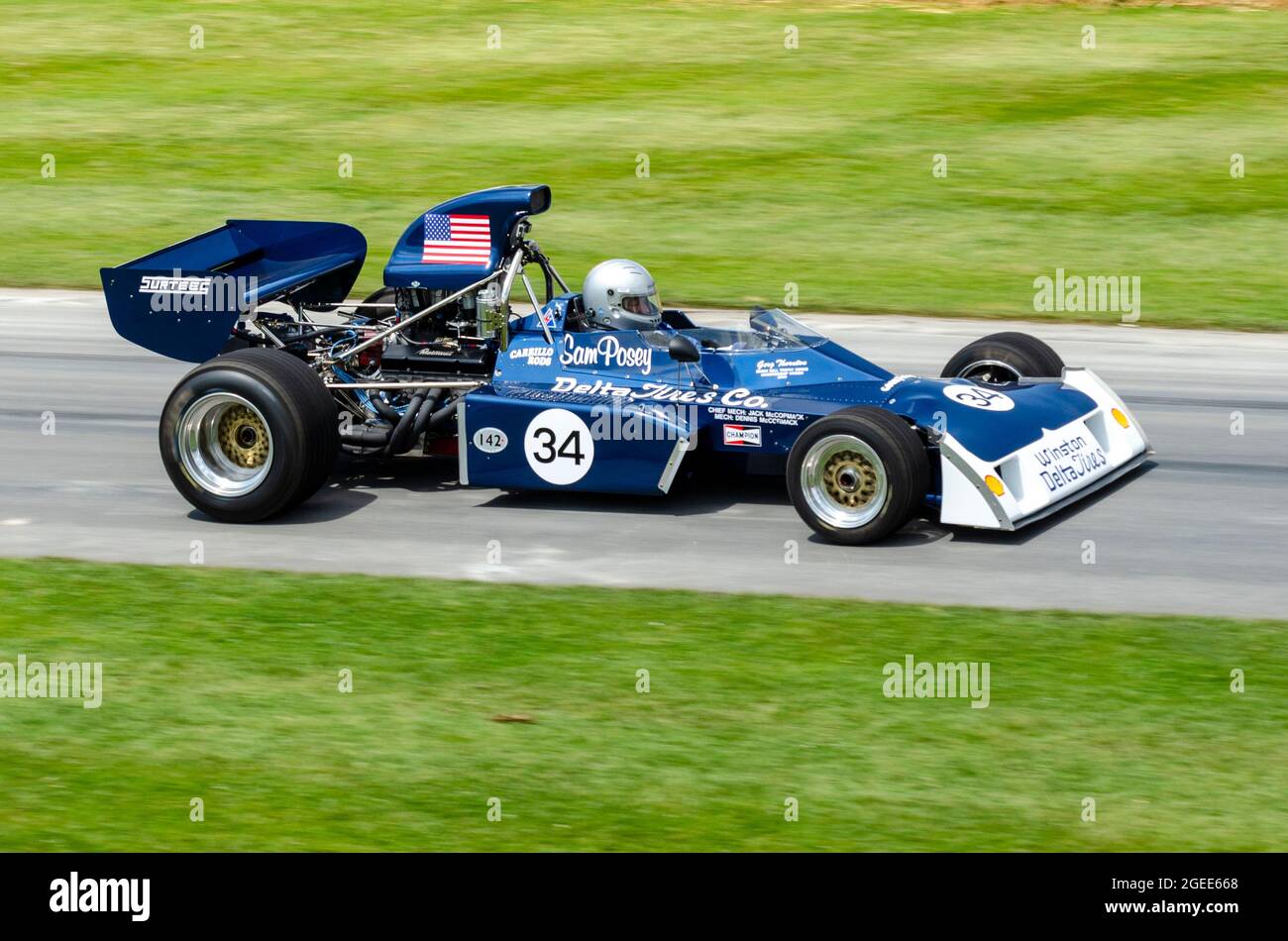 Surtees TS11 Formel-5000-Rennwagen, der beim Goodwood Festival of Speed-Motorsportevent 2014 die Bergrennen-Strecke hochfährt. 1970er F5000 Stockfoto