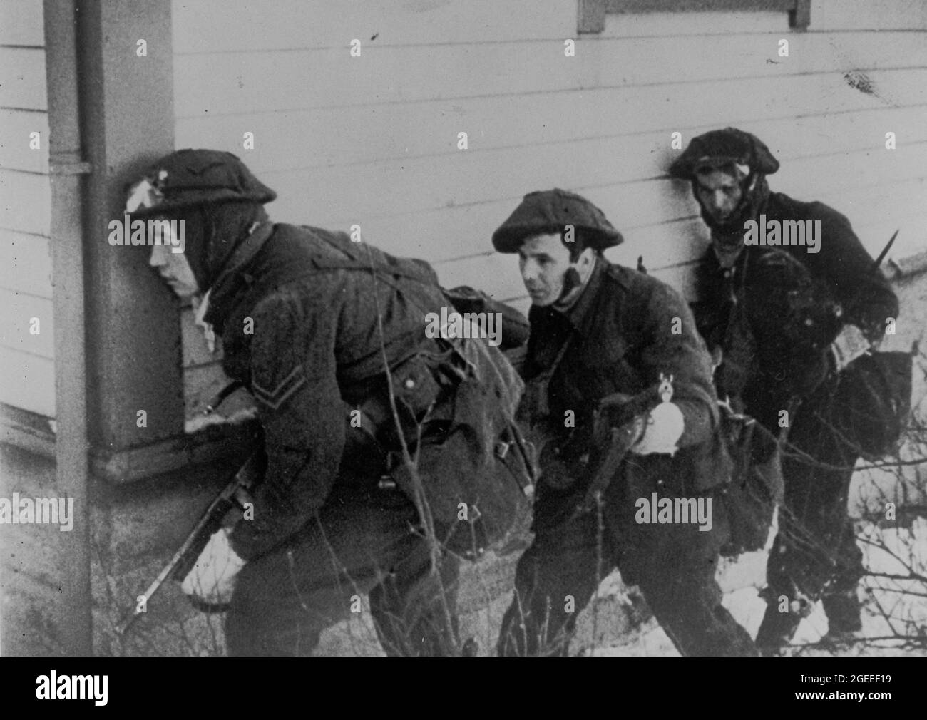 VAGSOY, NORWEGEN - 27. Dezember 1941 - Britische Marinekommandos (von 2 Commando oder 3 Commando oder möglicherweise 4 Commando) in Aktion während der Operation Archery, A Stockfoto