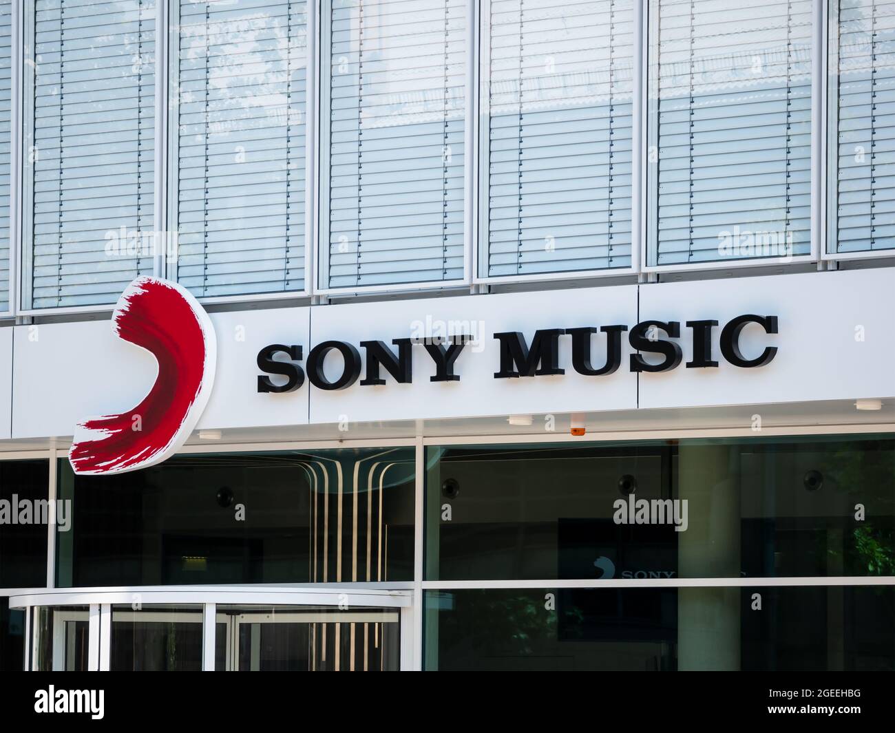Logo von Sony Music am europäischen Hauptsitz in Berlin Stockfoto