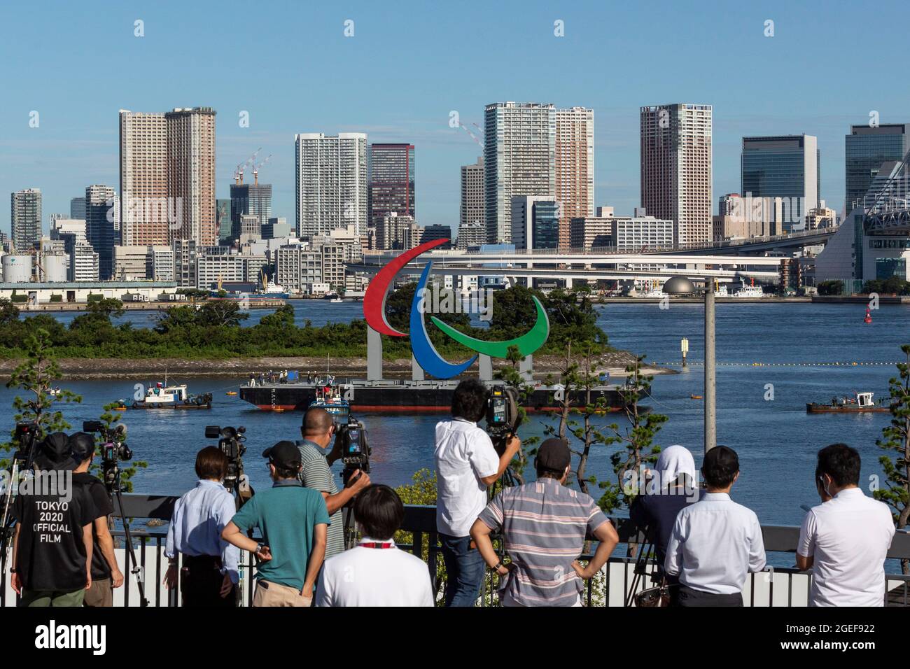 TOKIO, 20. August 2021 (Xinhua) -- das Paralympics-Symbol wird vor den Paralympischen Spielen 2020 in Tokio am 20. August 2021 in Odaiba, Japan, installiert. (Yamazaki Yuichi/Pool via Xinhua) Quelle: Xinhua/Alamy Live News Stockfoto