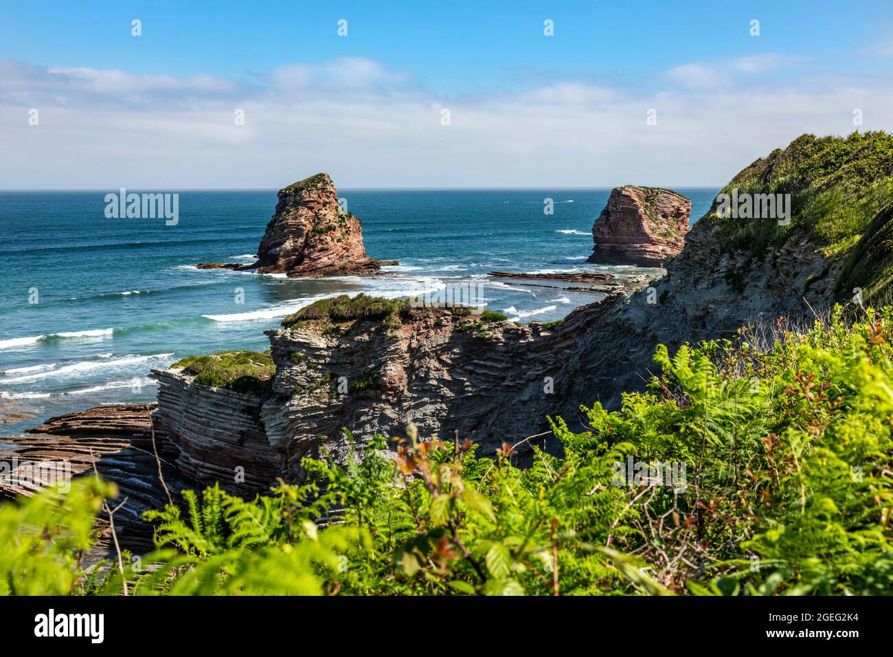 Hendaye (Südwestfrankreich): Die Twin Rocks (französisch „Les Deux Jumeaux“) im Schutzgebiet „corniche Basque“ Stockfoto