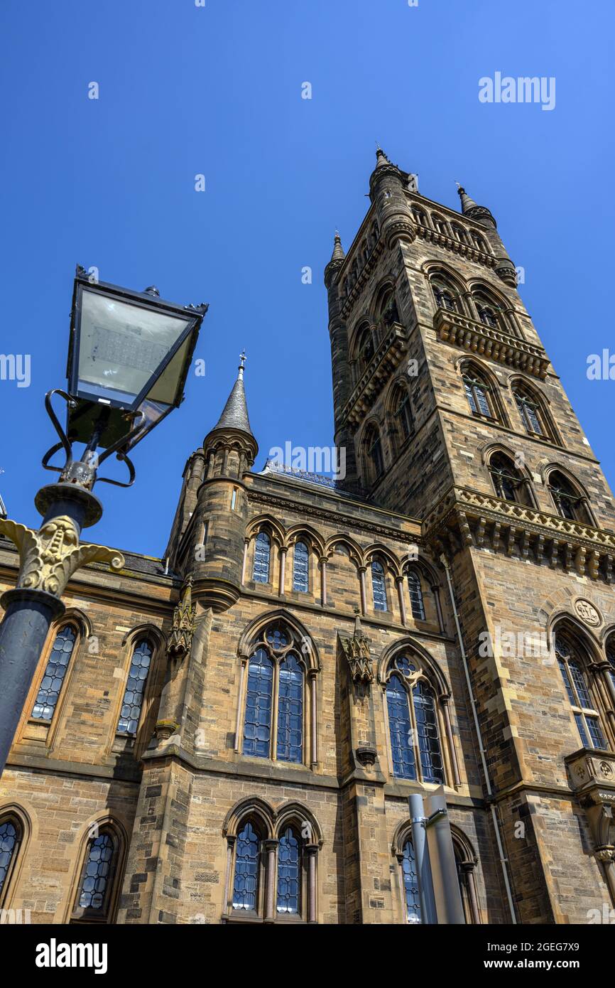 Der Tower der Glasgow University wurde von Sir George Gilbert Scott entworfen Stockfoto Der Tower der Glasgow University wurde von Sir George Gilbert Scott entworfen Stockfoto