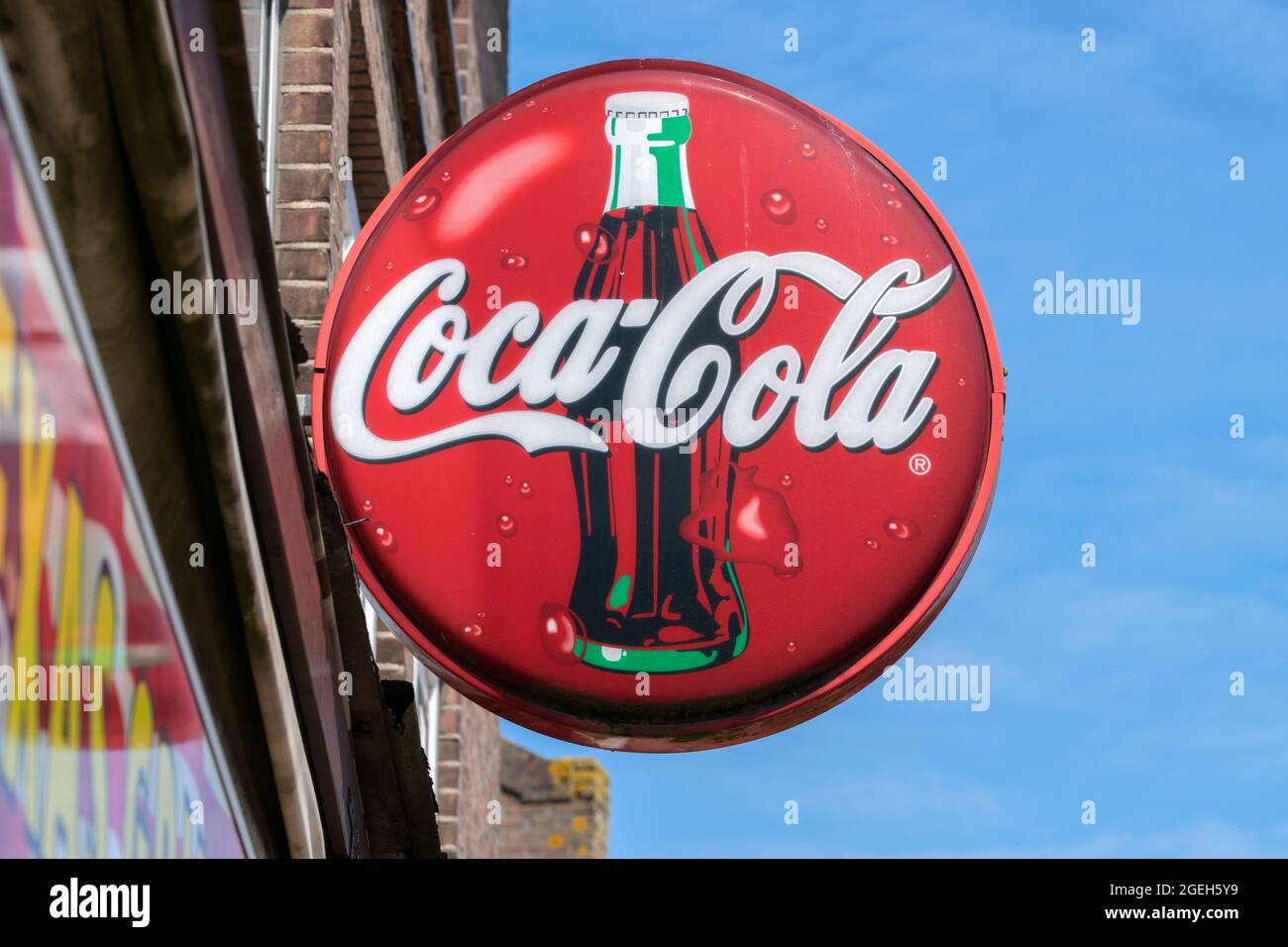 Old Vintage Coca Cola Billboard Bei Diemen In Den Niederlanden 11-8-2021 Stockfoto