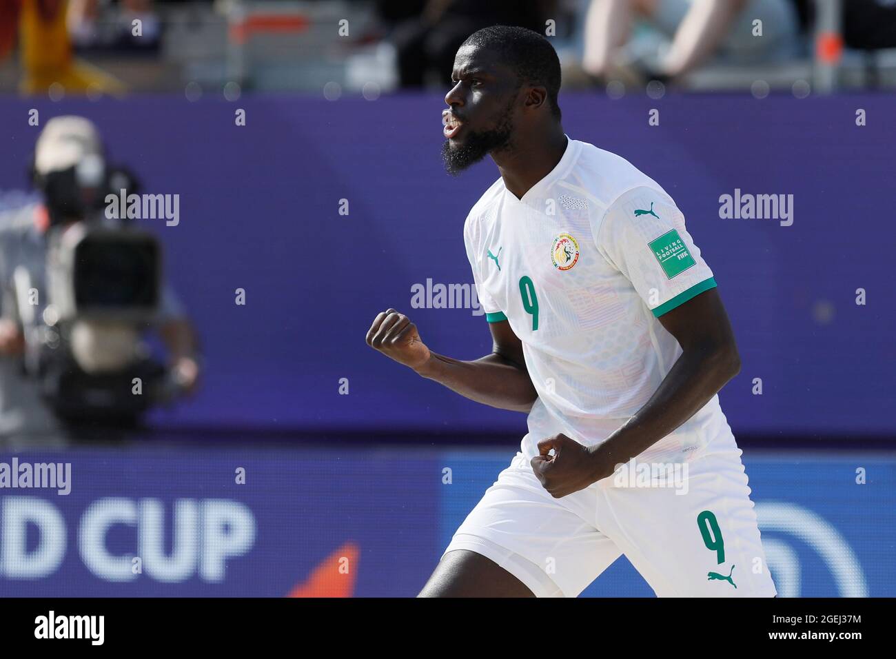 Moskau, Russland. August 2021. 20. August 2021; Luzhniki Stadium, Moskau, Russland: FIFA World Cup Beach Football Turnier; Raoul Mendy aus Senegal, feiert sein Tor während des Spiels zwischen Senegal und Uruguay, für die 1. Runde der Gruppe D Credit: Action Plus Sports Images/Alamy Live News Stockfoto