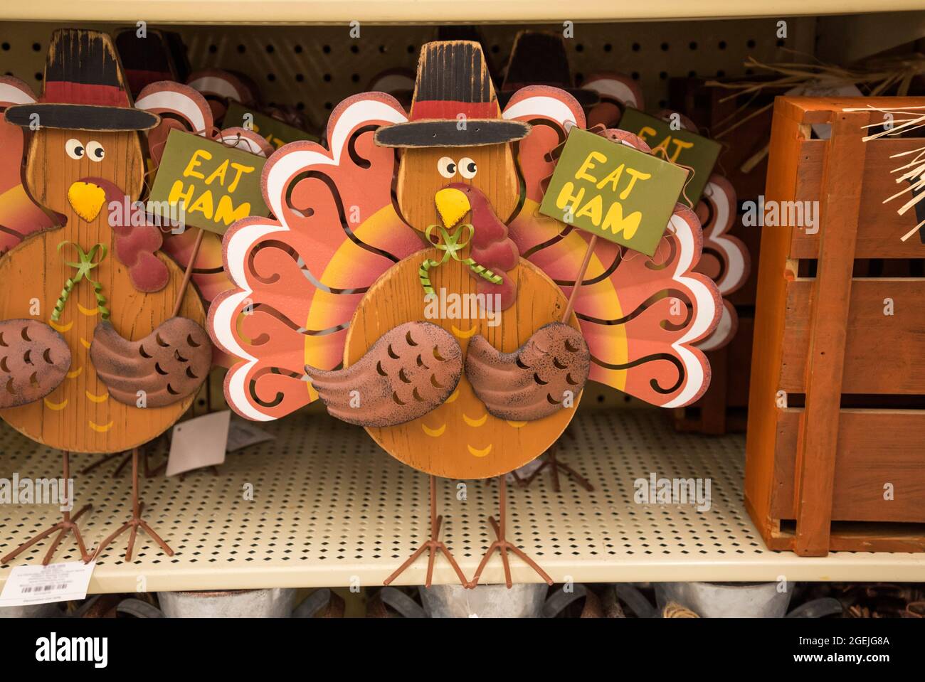 Herbst- und Thanksgiving-Dekorationen zum Verkauf in einem lokalen Kaufhaus in North Florida. Stockfoto