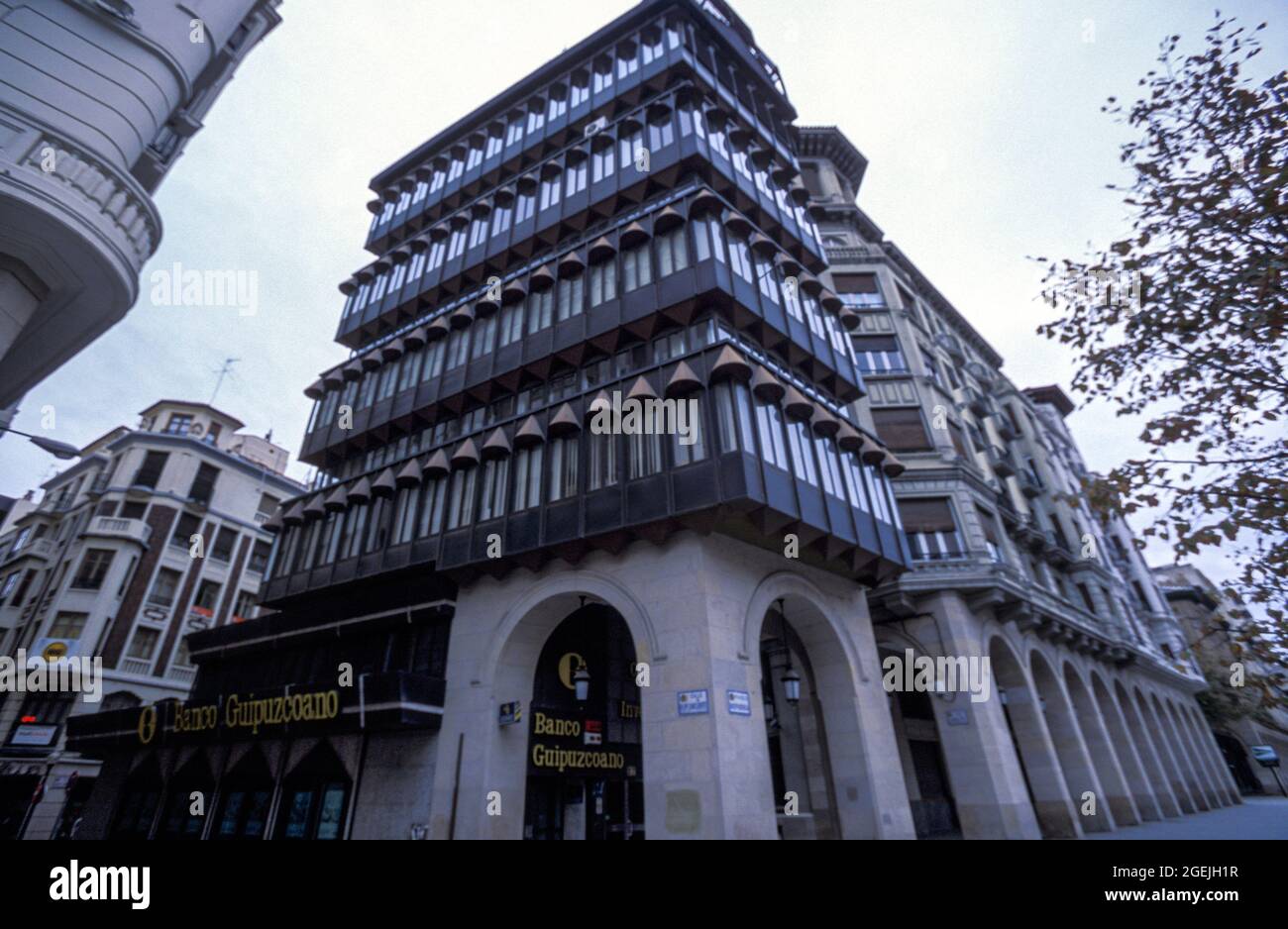 Edificio Banco Guipuzcoano Tarta De Chocolate, Zaragoza, Aragon, Spanien Stockfoto