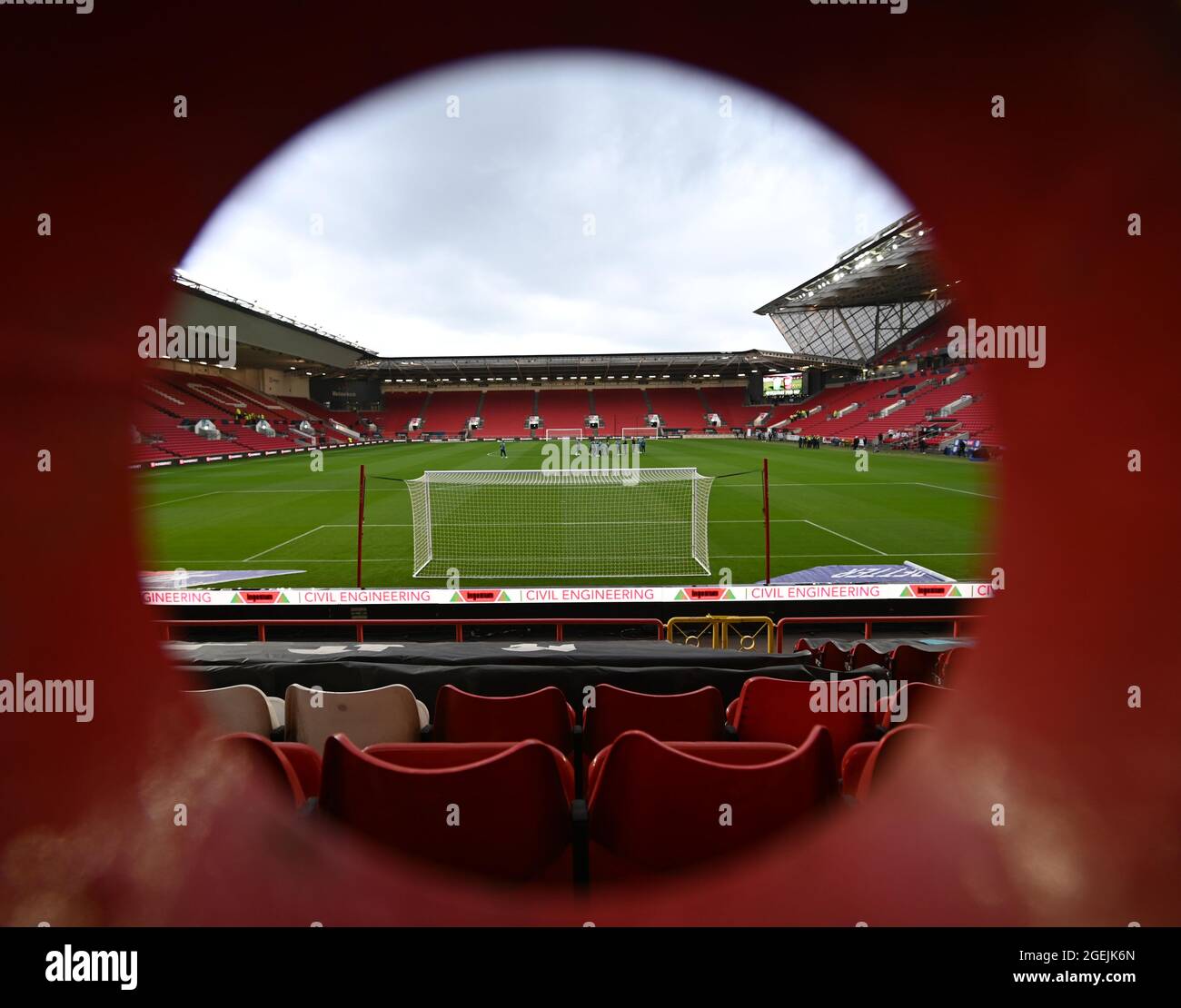 Bristol, Großbritannien. August 2021. 20. August 2021; Ashton Gate Stadium, Bristol, South Gloucestershire, England; EFL Championship Football, Bristol City versus Swansea; Allgemeine Ansicht des Ashton Gate Stadium Credit: Action Plus Sports Images/Alamy Live News Stockfoto