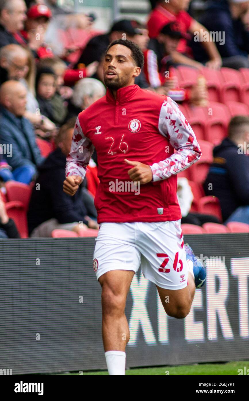 Bristol, Großbritannien. August 2021. ZAK Vyner von Bristol City während des Warm-Up. EFL Skybet Championship match, Bristol City gegen Swansea City im Ashton Gate Stadium in Bristol, Avon am Freitag, den 20. August 2021. Dieses Bild darf nur für redaktionelle Zwecke verwendet werden. Nur zur redaktionellen Verwendung, Lizenz für kommerzielle Nutzung erforderlich. Keine Verwendung bei Wetten, Spielen oder Veröffentlichungen in einem Club/einer Liga/einem Spieler. PIC von Lewis Mitchell/Andrew Orchard Sports Photography/Alamy Live News Credit: Andrew Orchard Sports Photography/Alamy Live News Stockfoto