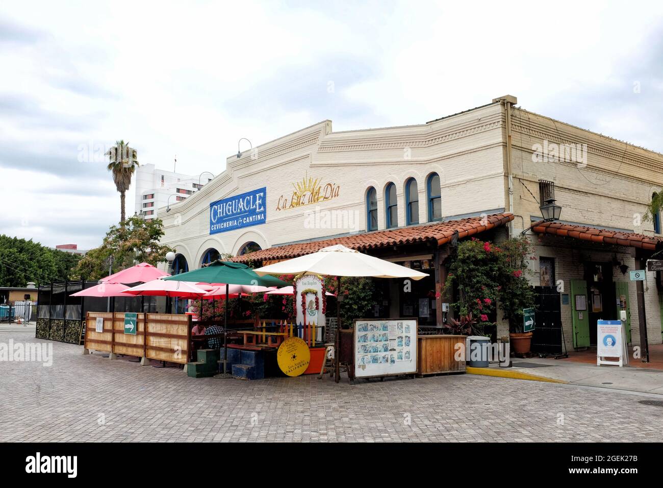 LOS ANGELES, KALIFORNIEN - 18. AUG 2021: Chiguacle Sabor Ancestral de Mexico in Los Angeles. Ein authentisches mexikanisches Restaurant im historischen Olvera Str. Stockfoto