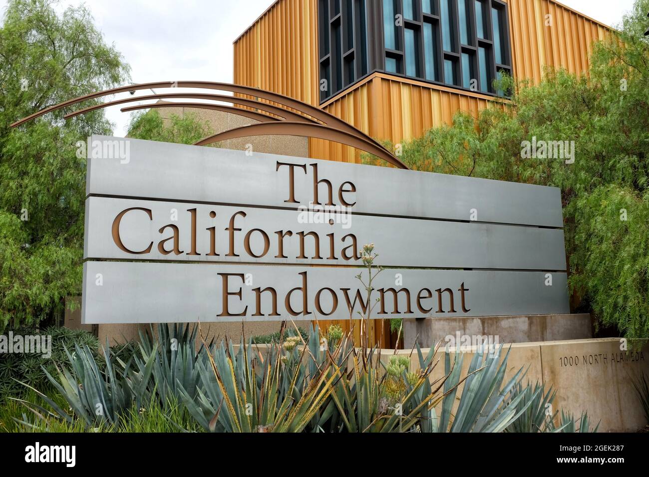 LOS ANGELES, KALIFORNIEN - 18 AUG 2021: Das California Endowment zielt darauf ab, den Zugang zu bezahlbarer, hochwertiger Gesundheitsversorgung für unterversorgte Menschen zu erweitern Stockfoto