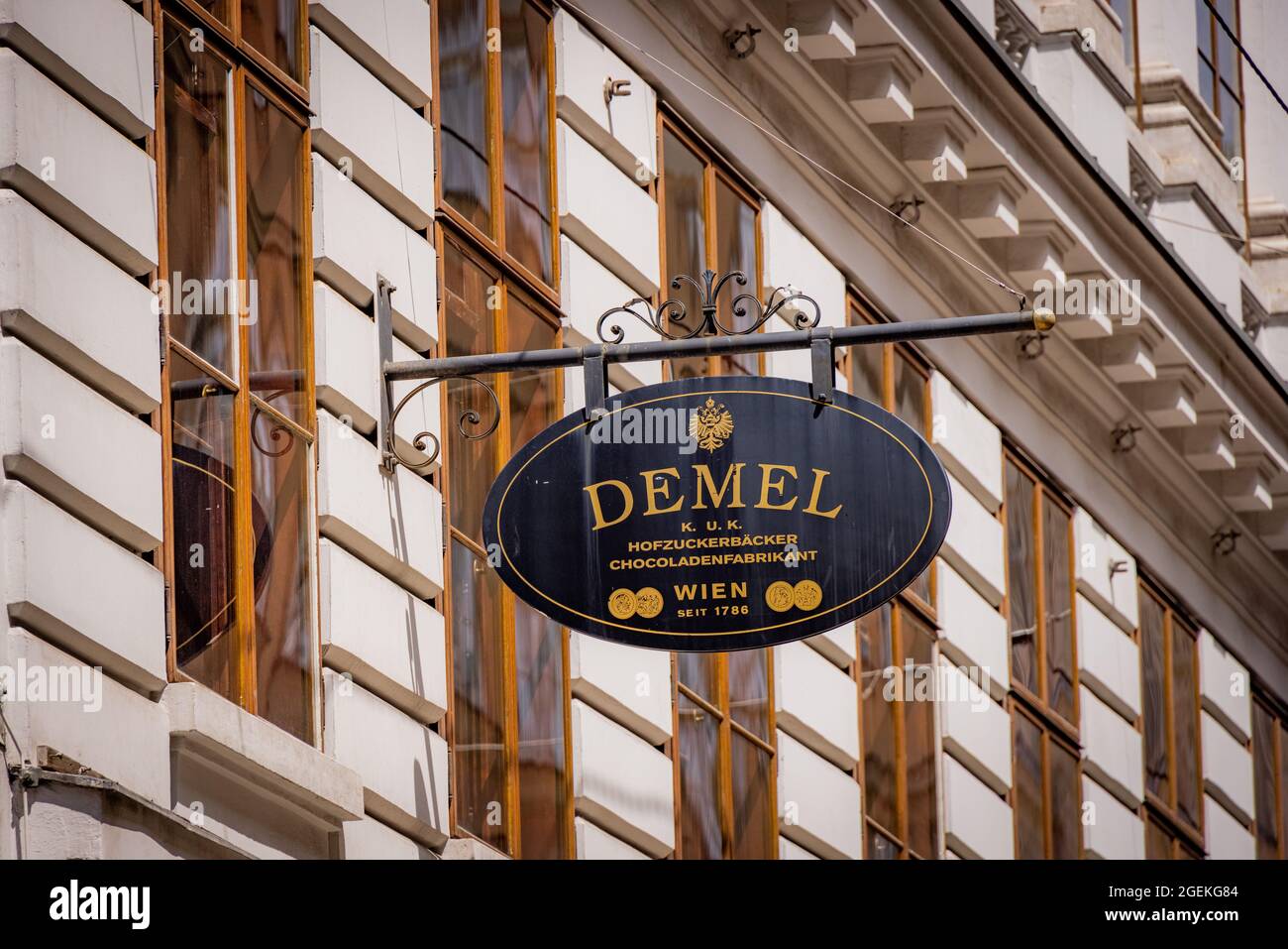 Berühmte Café und Bäckerei Demel in Wien - WIEN, ÖSTERREICH, EUROPA - 1. AUGUST 2021 Stockfoto