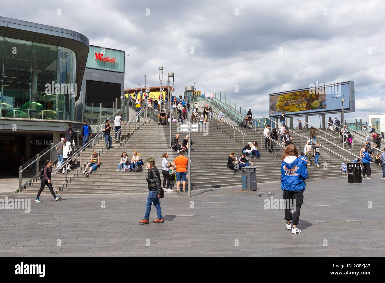 Treppen nach Westfield Stratford, stratford, london, großbritannien Stockfoto