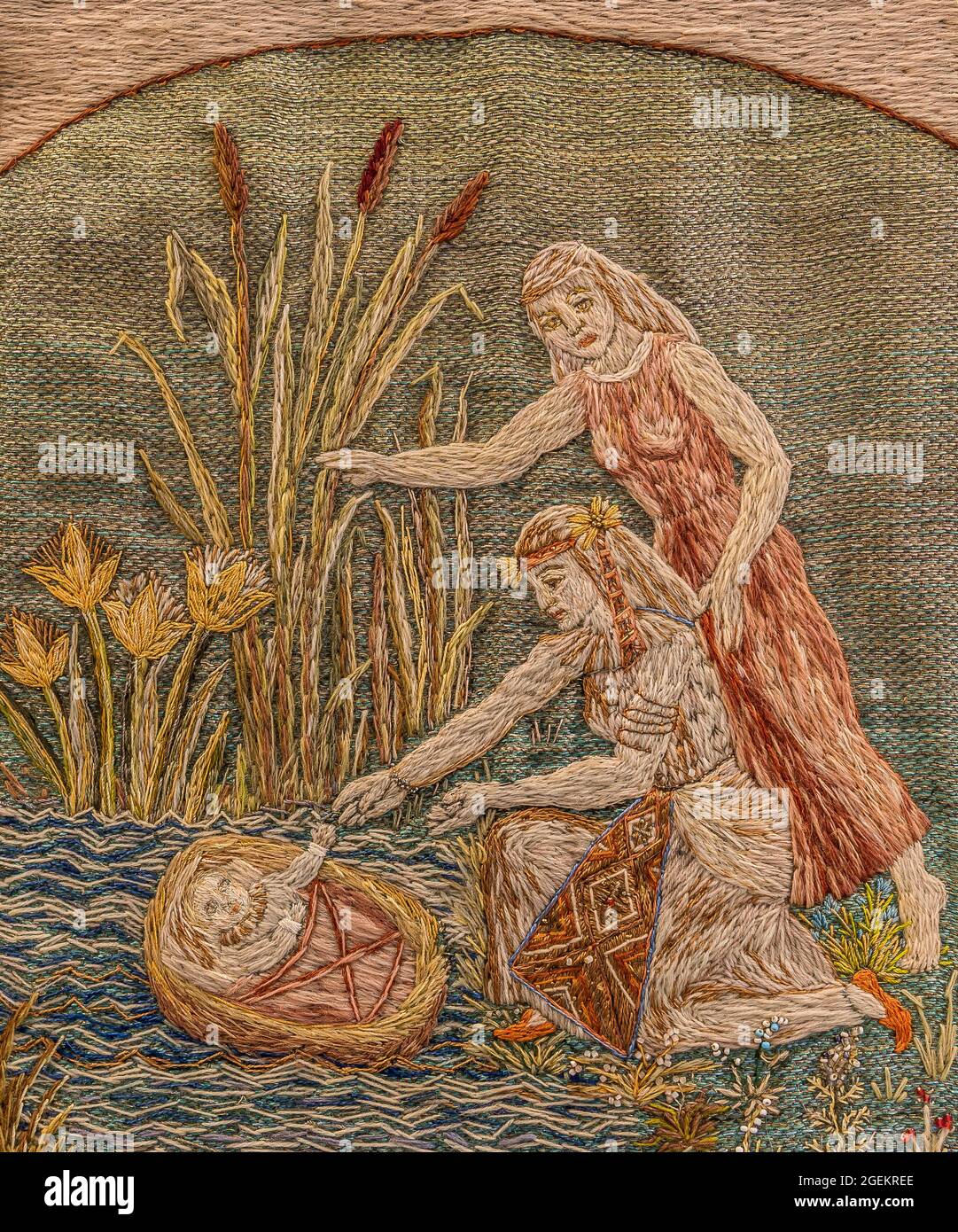 Moses in den Bullrushes oder der Fund von Moses, eine alte Stickerei, Stora Köpinge, Schweden, Juli 16, 2021 Stockfoto