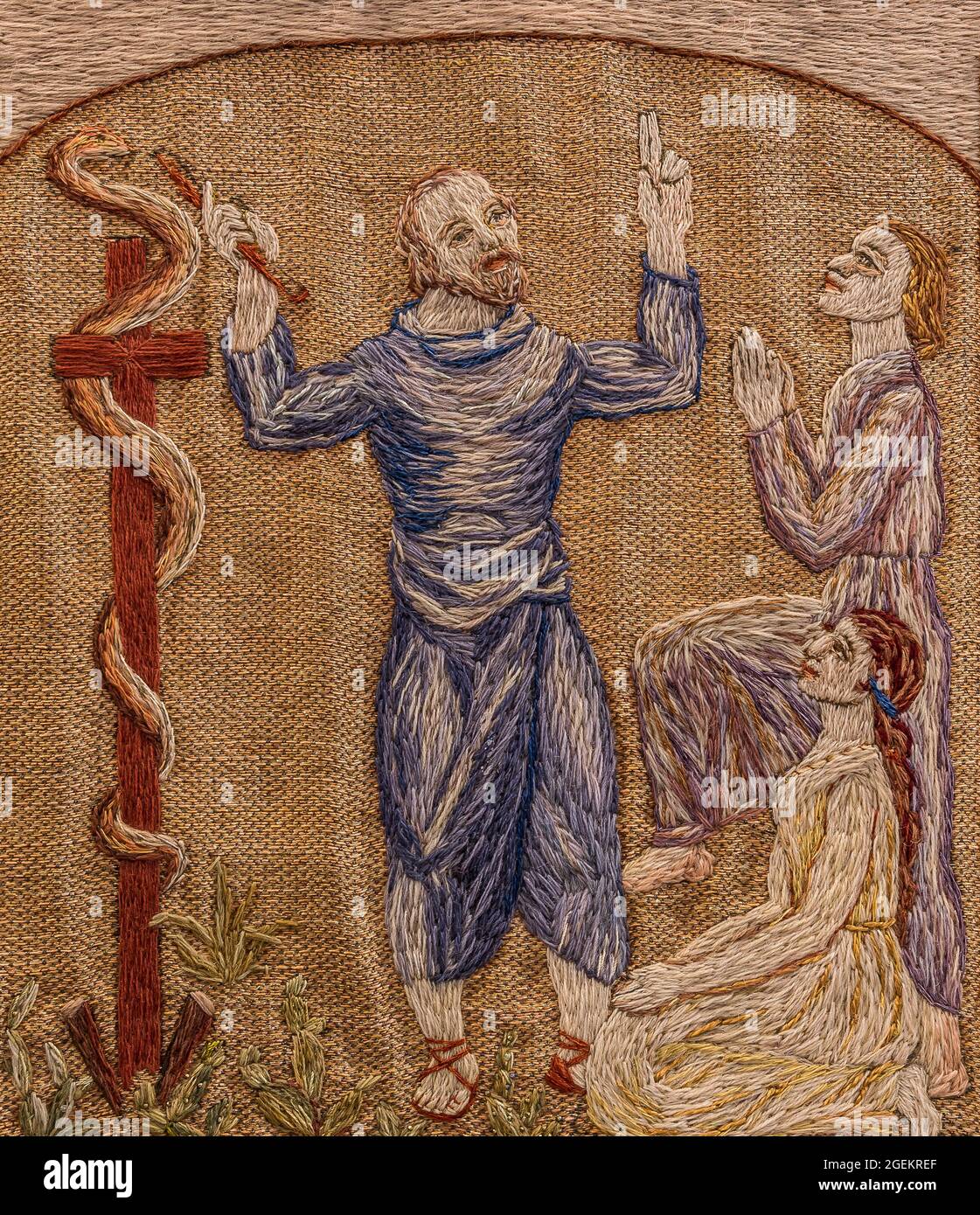 Stickerei mit Moses und der bronzenen Schlange, Stora Köpinge, Schweden, 16. Juli 2021 Stockfoto