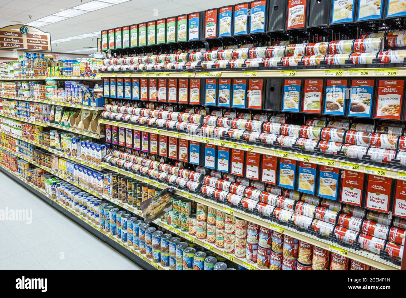 Florida Sanibel Island Jerry's Foods Supermarkt Lebensmittelgeschäft, innen Regale Display Verkauf Campbell's Suppendosen, Stockfoto