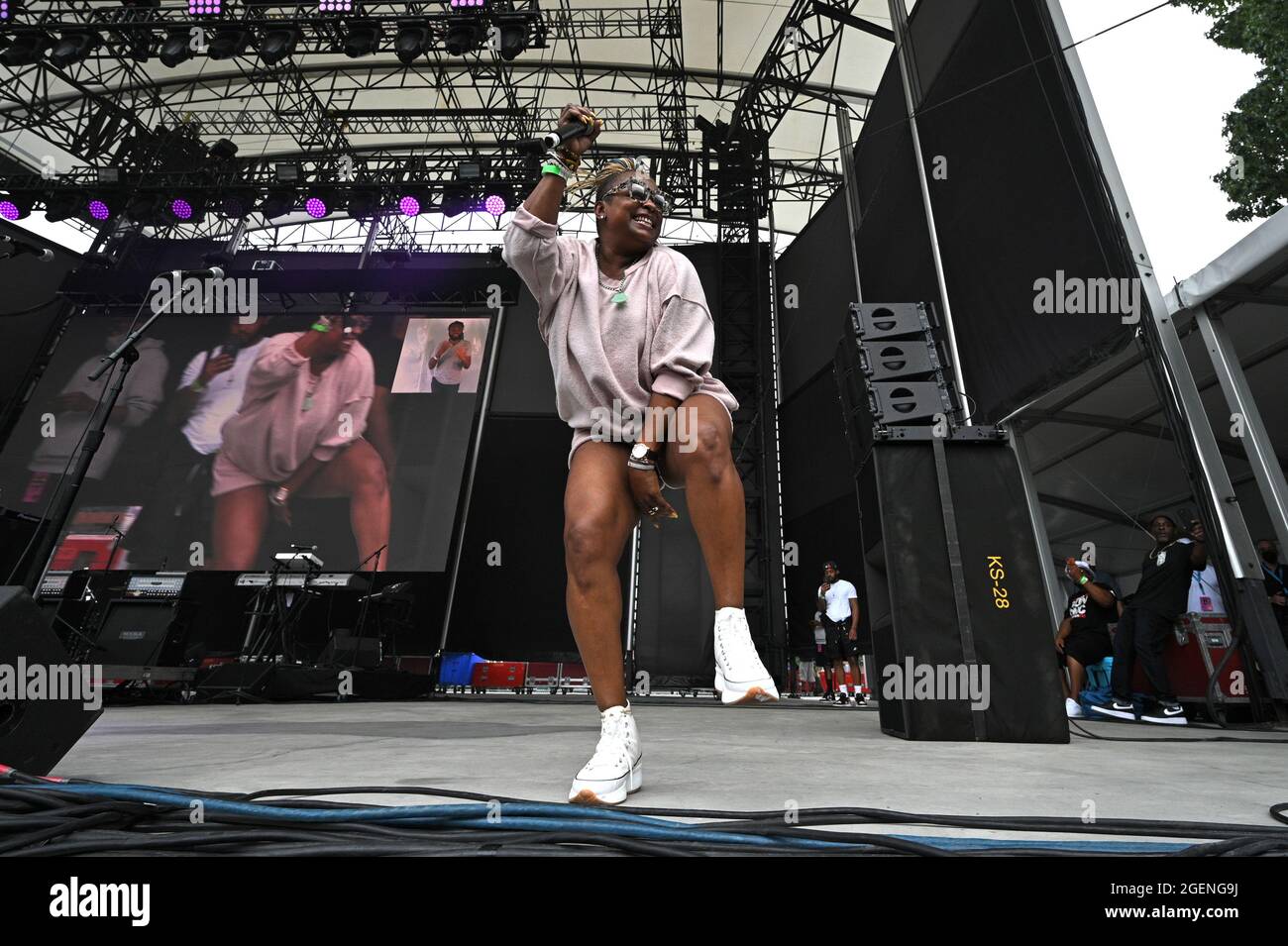 New York City, USA. August 2021. Rapper Yolanda „Yo Yo“ Whitaker tritt bei der NYC Homecoming Concert-Reihe im Forest Hills Stadium im New Yorker Stadtteil Queens, NY, am 20. August 2021 auf. (Anthony Behar/Sipa USA) Quelle: SIPA USA/Alamy Live News Stockfoto