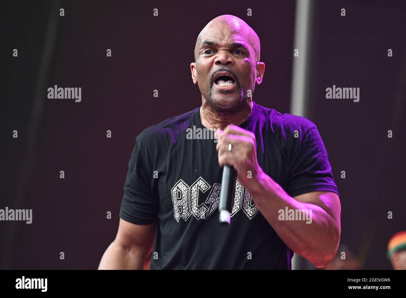New York City, USA. August 2021. Rapper Darryl McDaniels von der Gruppe Run-D.M.C tritt am 20. August 2021 bei der NYC Homecoming Concert-Reihe im Forest Hills Stadium im New Yorker Stadtteil Queens, NY, auf. (Anthony Behar/Sipa USA) Quelle: SIPA USA/Alamy Live News Stockfoto