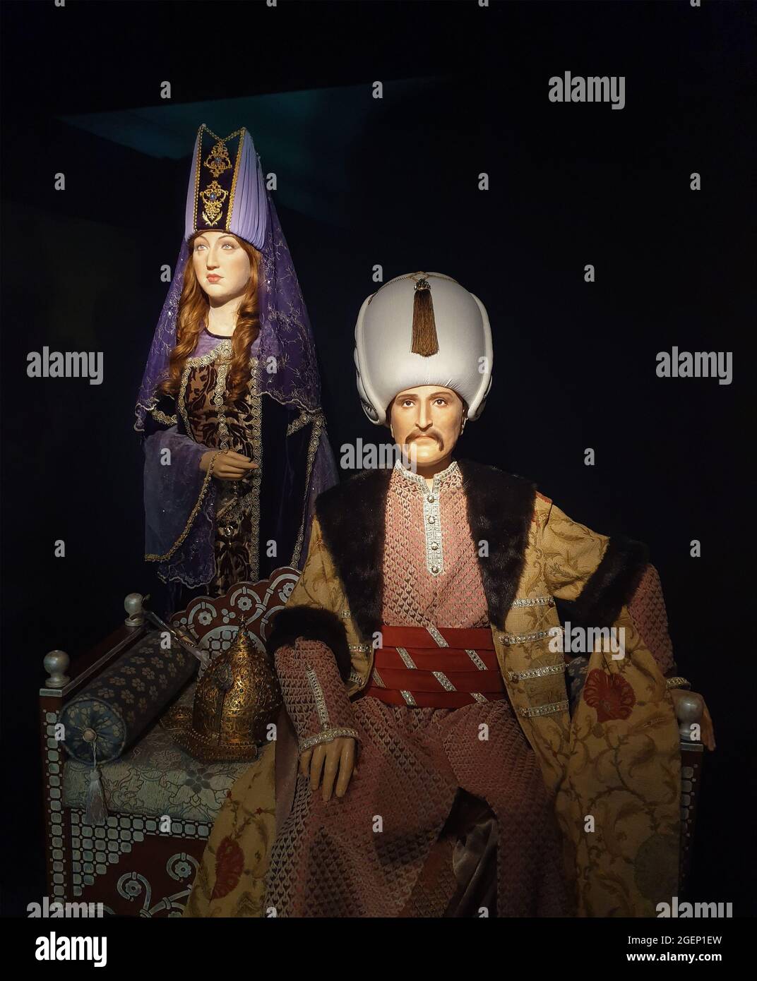Eskisehir, Türkei, 7. Juni 2019: Skulpturen von Sultan Suleyman ( Suleiman der Magnificent ) und seiner Frau Hurrem Sultan in Yilmaz Buyukersen Wax Sculp Stockfoto