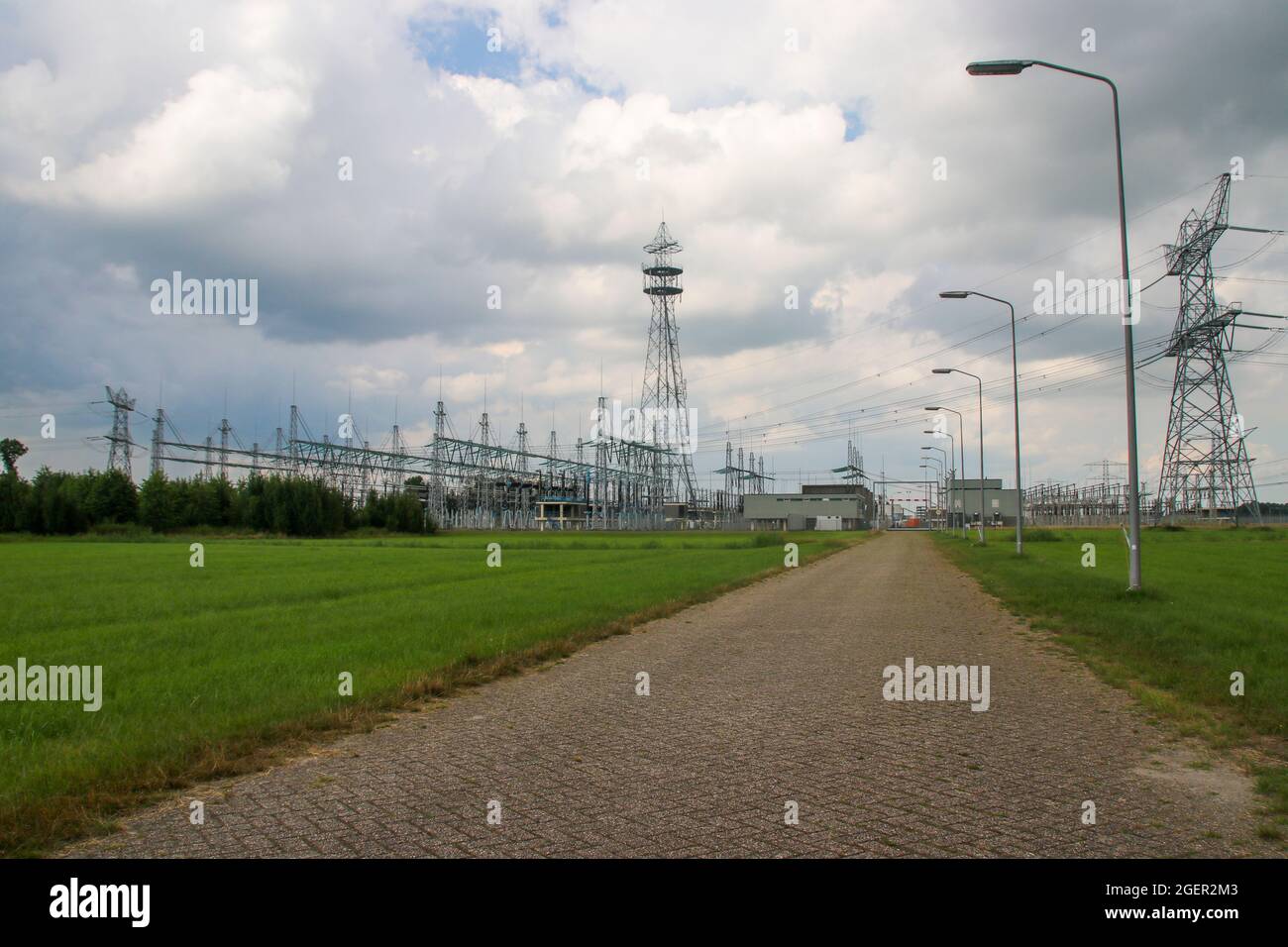 Hochspannungsverteilerstation des nationalen 380KV-Netzes in ENS, Niederlande Stockfoto