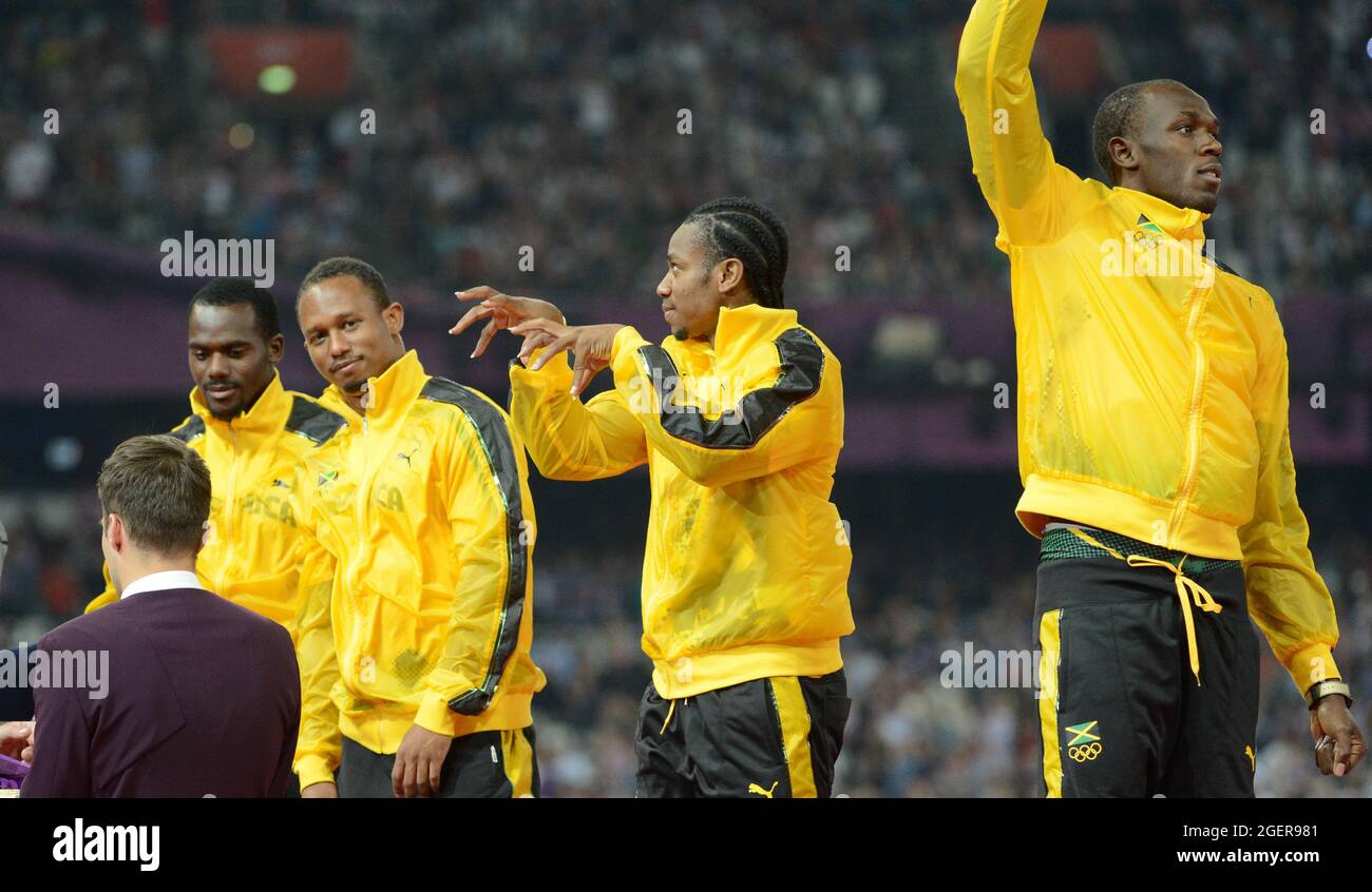 Usain Bolt gewinnt Gold im 4 x 100 m Herrenfinale in der letzten Nacht der Leichtathletik im Olympiastadion, London, 11. August 2012 Stockfoto
