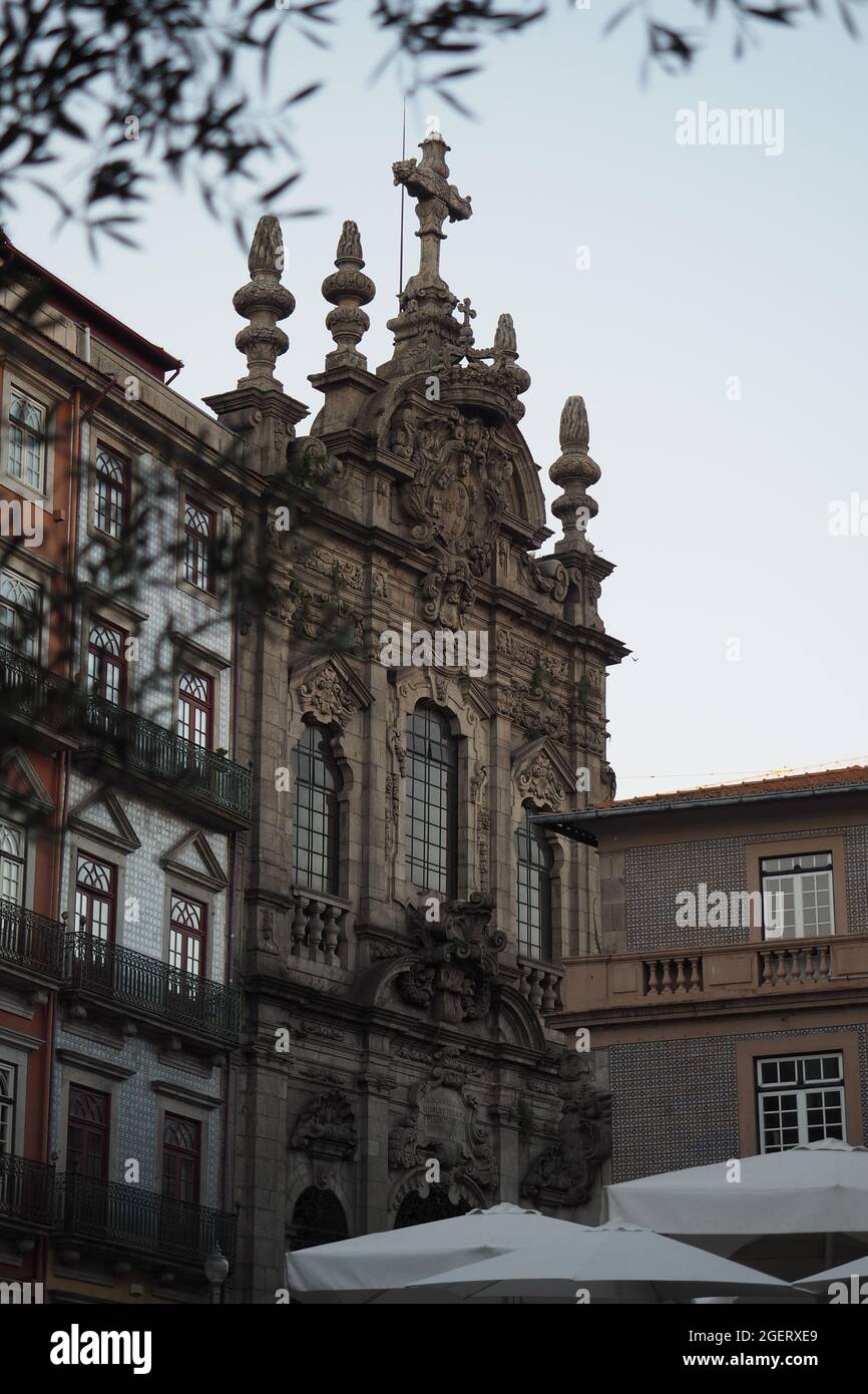 Kirche der Barmherzigkeit in der Blumenstraße in Porto, Portugal Stockfoto