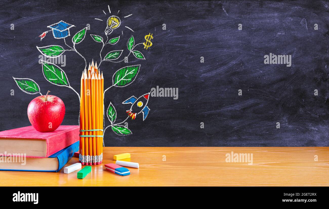Back To School - Grow Tree Of Knowledge - Inspiration Und Leistungskonzept Stockfoto