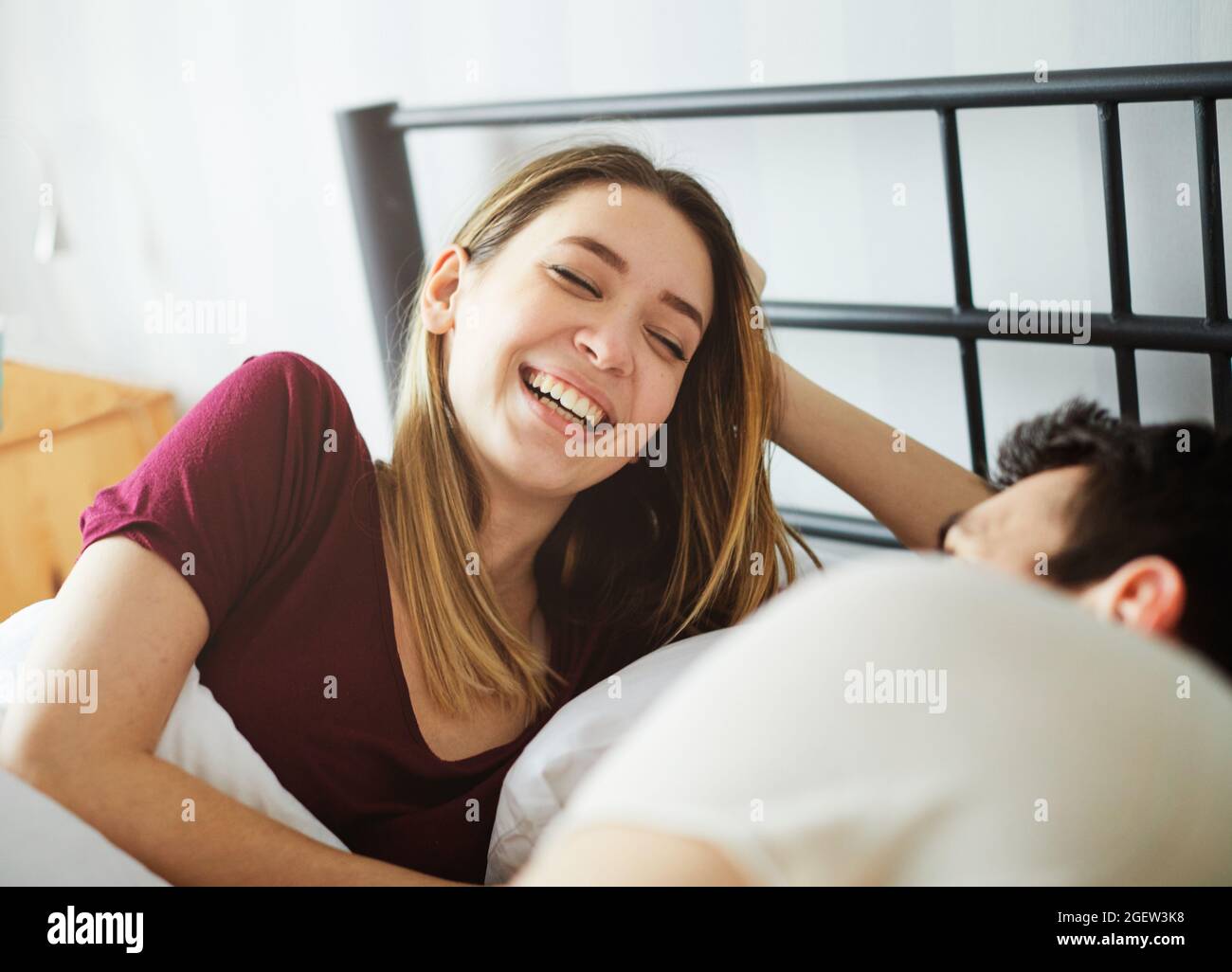 Paar Liebe Schlafzimmer Romantik glücklich Beziehung valentinstag Mädchen Freundin Stockfoto