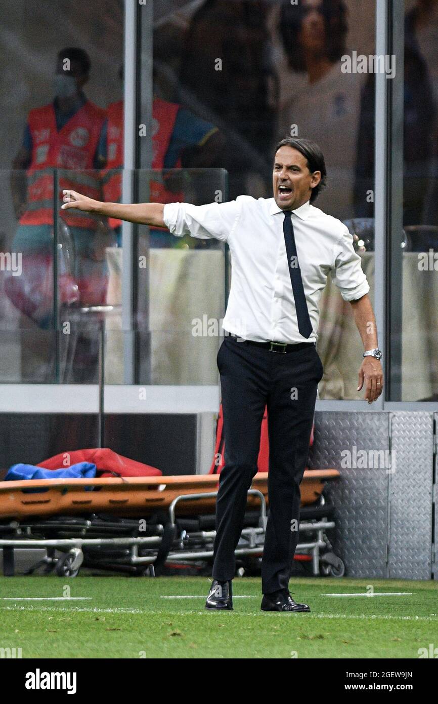 Mailand, Italien. August 2021. Simone Inzaghi während der italienischen Fußball-Meisterschaft Serie A 2021-2022 Spiel Inter Mailand gegen Genua im San Siro Stadium Credit: Piero Cruciatti/Alamy Live News Stockfoto