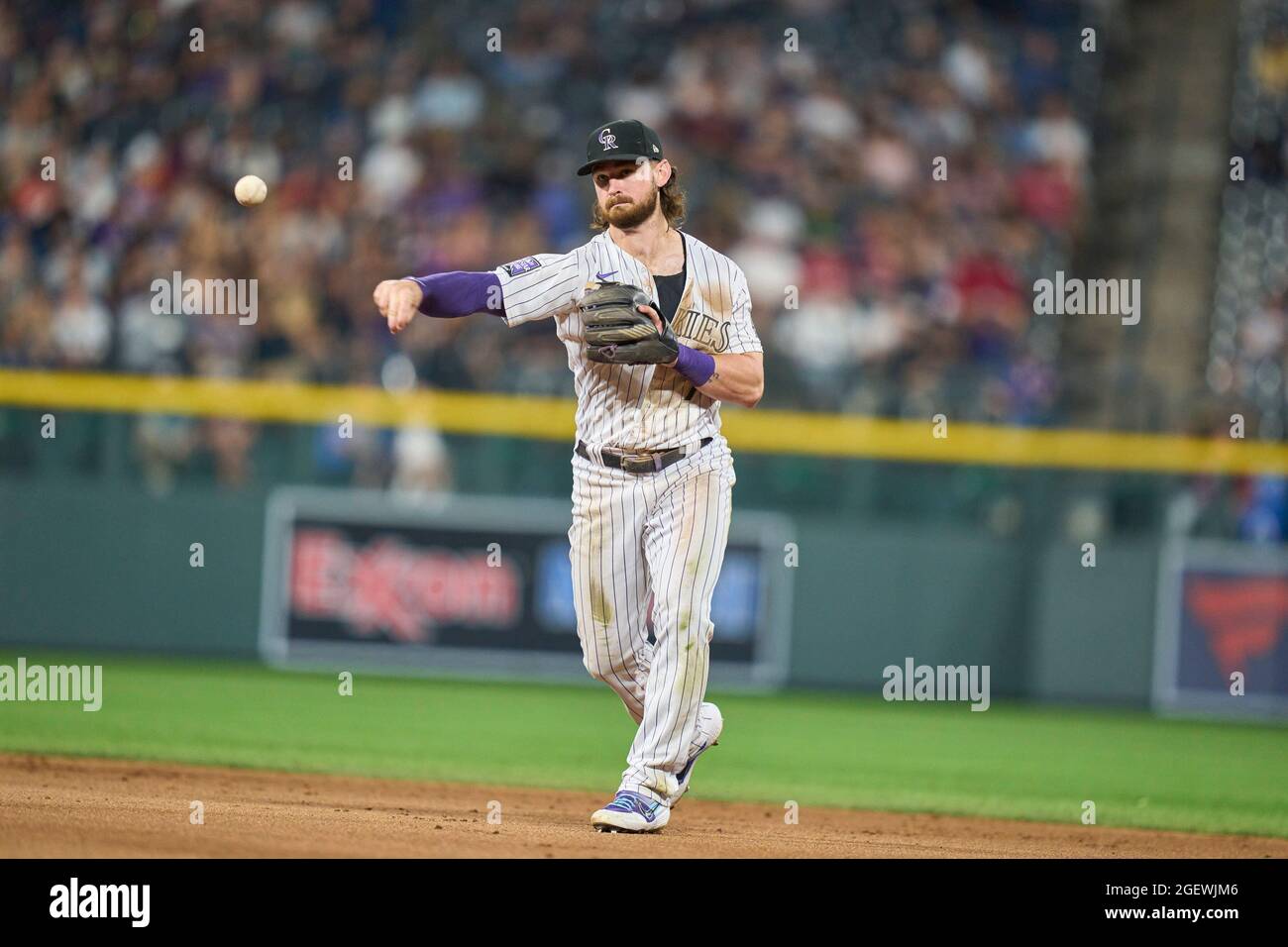 August 20 2021: Colorado Second Baseman Brendan Rodgers (7) spielt während des Spiels mit Arizona Diamondbacks und Colorado Rockies, das im Coors Field in Denver Co. David Seelig/Cal Sport Medi ausgetragen wird Stockfoto