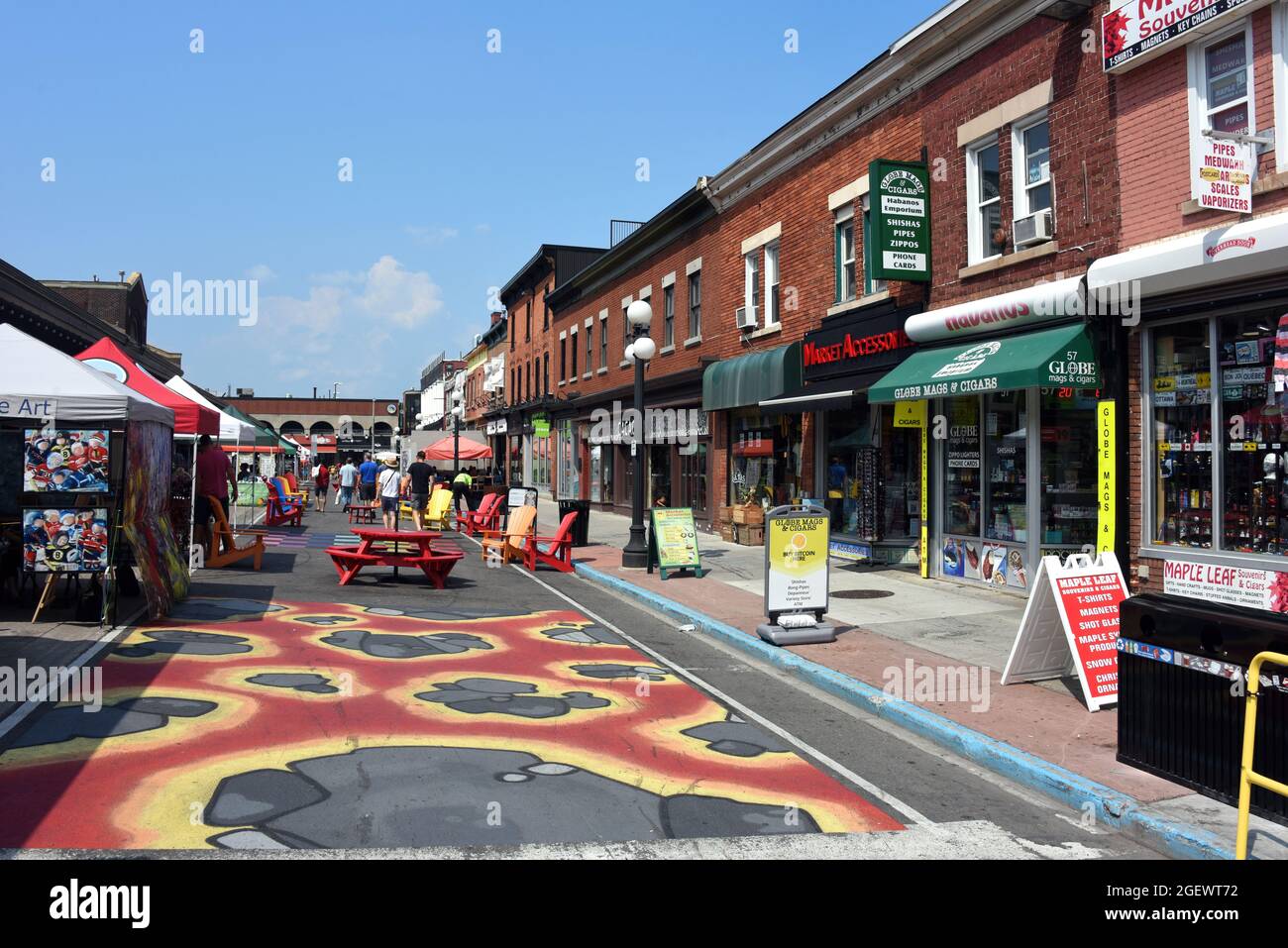 Ottawa, Kanada – 21. August 2021: Die William Street hat ein riesiges Erneuerungsprojekt durchlaufen, das das Byward Market Area neu belebt. Die Fußgängerzone nur str Stockfoto