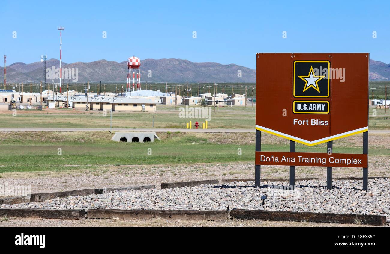 Site photo of Dona Ana Range Complex facilities near Fort Bliss, New Mexico. Das Verteidigungsministerium stellt zur Unterstützung des Außenministeriums Transportmittel und provisorische Unterkünfte zur Verfügung, um die Operation Allies Refuge zu unterstützen. Diese Initiative geht auf das Engagement Amerikas für afghanische Bürger zurück, die den Vereinigten Staaten geholfen haben, und bietet ihnen wichtige Unterstützung an sicheren Orten außerhalb Afghanistans. (USA Armee Foto von: Staff Sgt. Michael West/2ABCT) Stockfoto