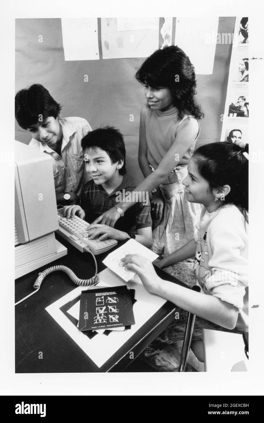 Austin Texas USA, um 1991: Schüler der fünften Klasse an der Joslin Elementary School mit Apple-Computern. ©Bob Daemmrich Stockfoto