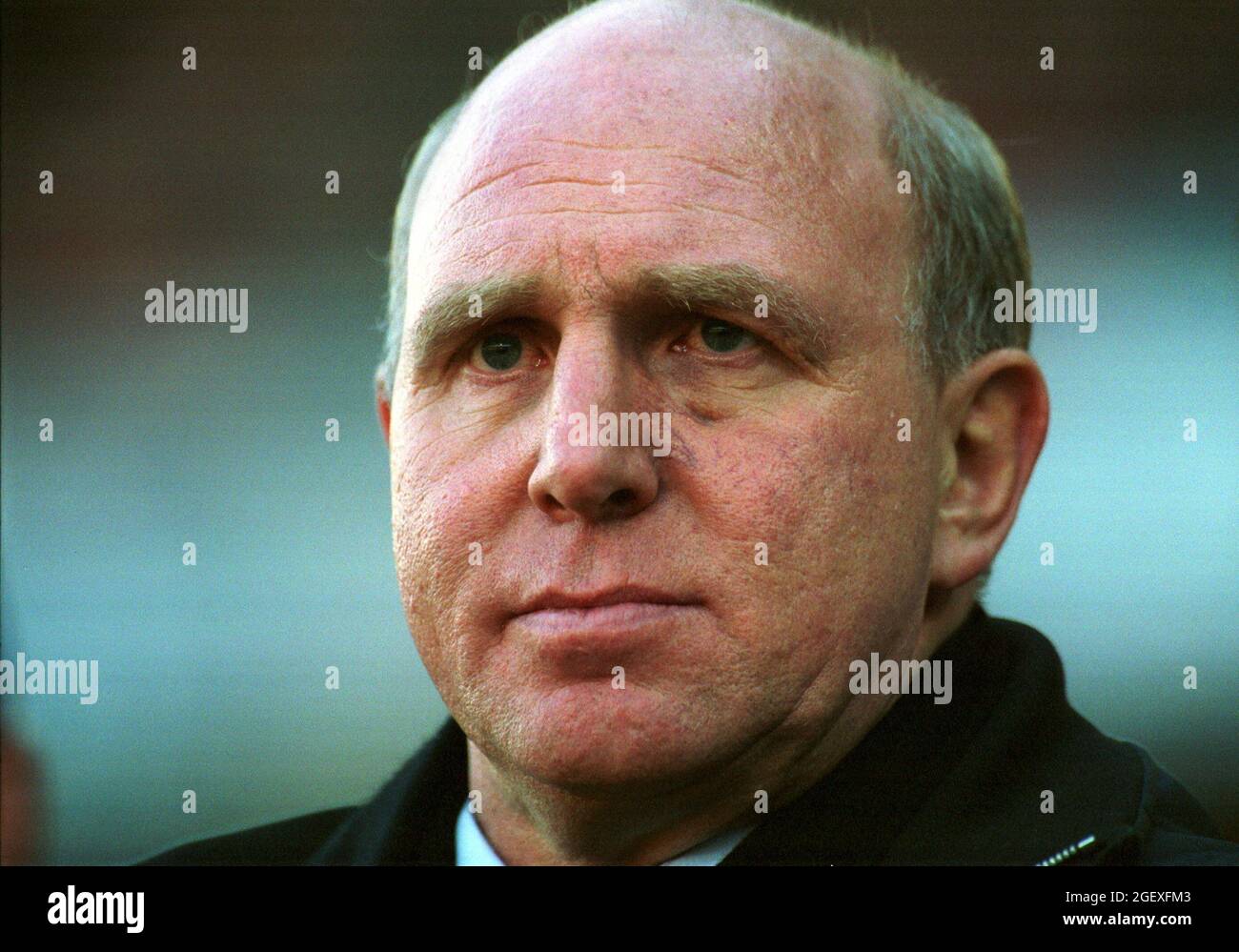 Köln Deutschland 2.3.2002, Fußball: Bundesliga-Saison 2001/02, 1. FC Köln (KOE, rot) gegen Hertha BSC Berlin (BSC, blau) 1:1 – Dieter HOENESS (BSC) Stockfoto