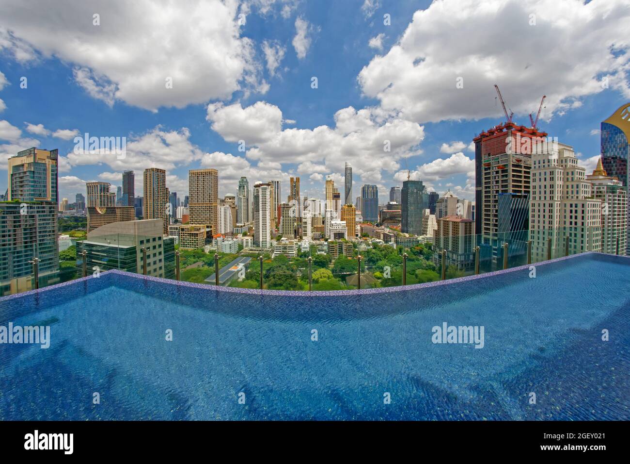 Infinitypool, Hotel Indigo, Wireless Road, Bangkok Stockfoto