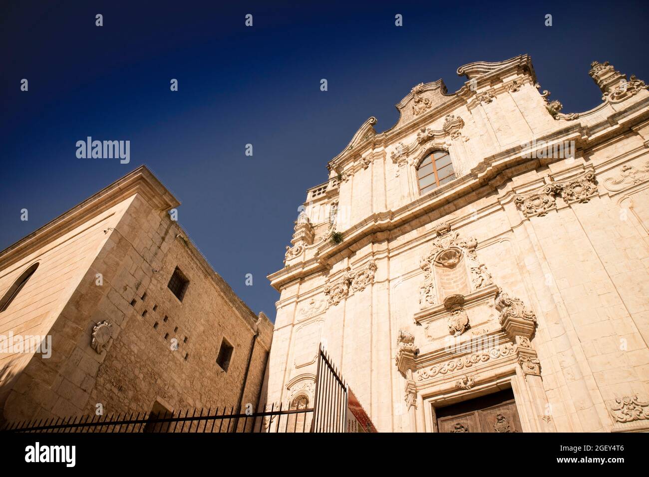 Blick auf die Kirche von San Vito Martyre in Ostuni Puglia Italien Stockfoto