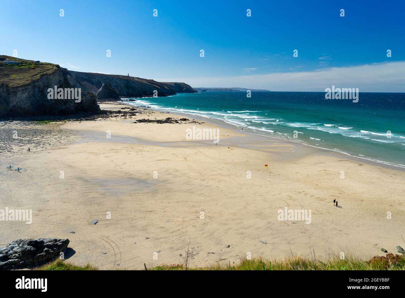 Der wunderschöne goldene Sandstrand von Porthtowan Cornwall England Großbritannien Europa Stockfoto