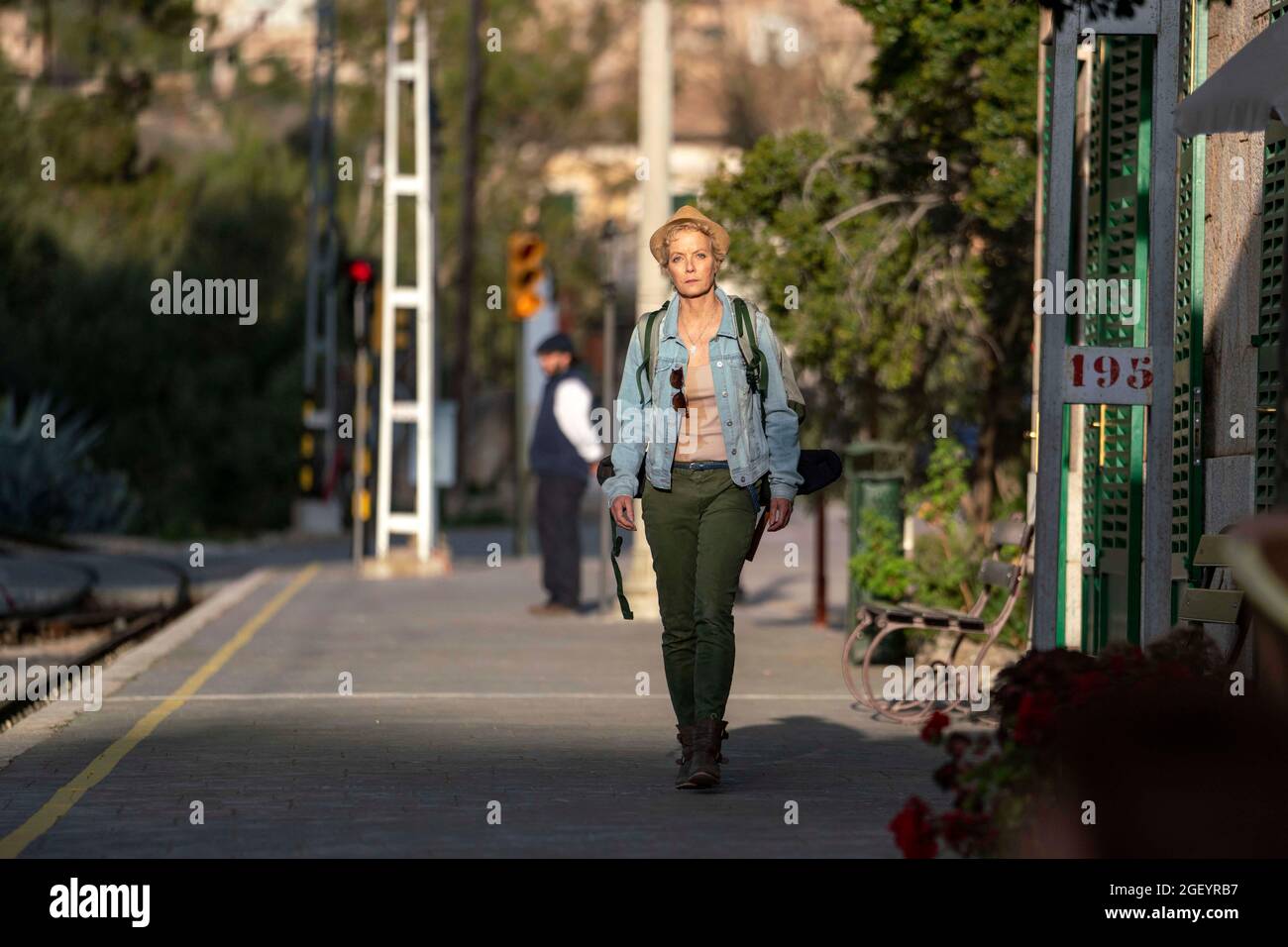 JENNY SEAGROVE in OFF THE RAILS (2021), Regie JULES WILLIAMSON. Bild: Black Camel Pictures / Bill Kenwright Films / Album Stockfoto JENNY SEAGROVE in OFF THE RAILS (2021), Regie JULES WILLIAMSON. Bild: Black Camel Pictures / Bill Kenwright Films / Album Stockfoto